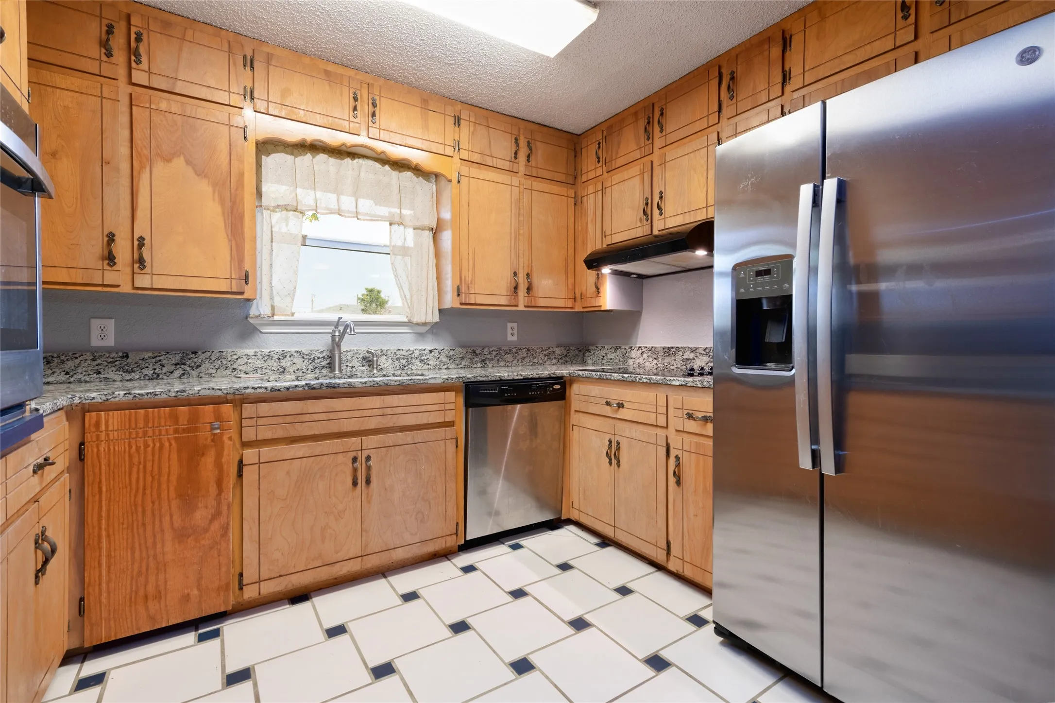 Single Family Residence For Sale in Taylor County , 1033 Wolfe Road A, Abilene, Texas 79602, 3 Bedroom, 2 Bathroom, 2 Garage spaces, 1,926 Sqft, built in 1983, mls#21285809, Real Estate Agent in Abilene, Homes For Sale in Taylor county, Homes For Sale in Abilene, Realtor in Abilene Texas, Real Estate Brokerage Independent Realty Texas, Luminita Cordes Realtor