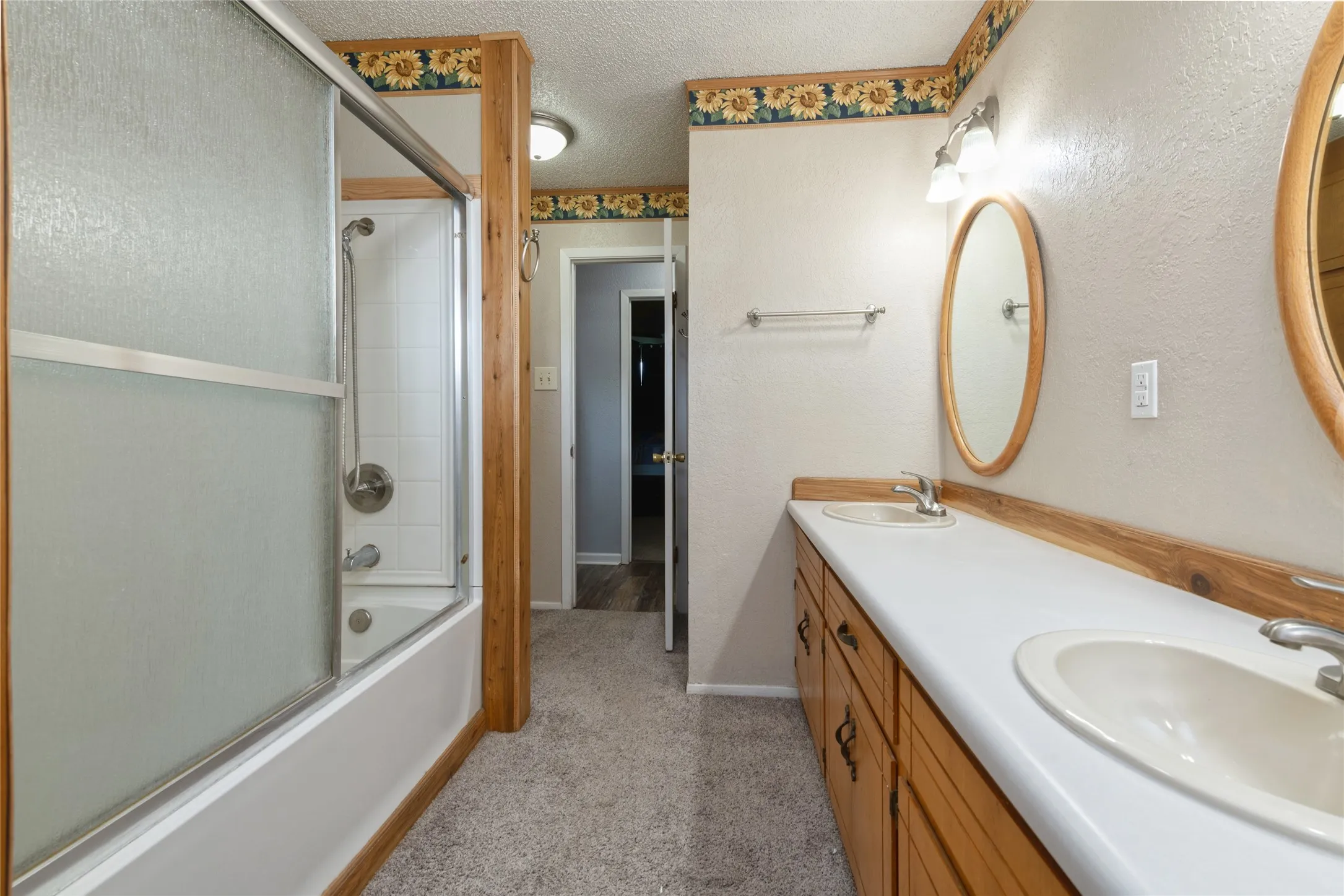 Single Family Residence For Sale in Taylor County , 1033 Wolfe Road A, Abilene, Texas 79602, 3 Bedroom, 2 Bathroom, 2 Garage spaces, 1,926 Sqft, built in 1983, mls#21285809, Real Estate Agent in Abilene, Homes For Sale in Taylor county, Homes For Sale in Abilene, Realtor in Abilene Texas, Real Estate Brokerage Independent Realty Texas, Luminita Cordes Realtor