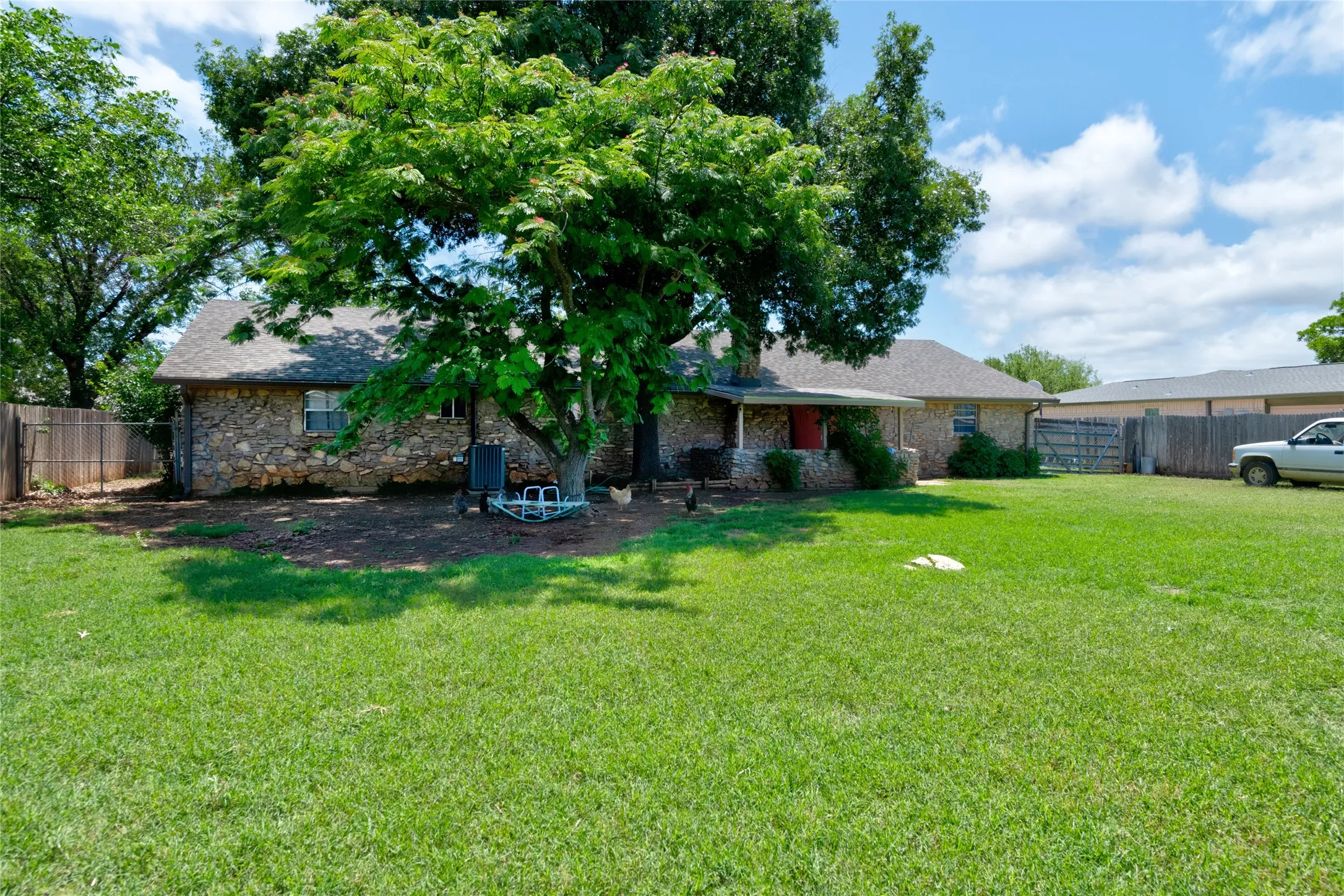 Single Family Residence For Sale in Taylor County , 1033 Wolfe Road A, Abilene, Texas 79602, 3 Bedroom, 2 Bathroom, 2 Garage spaces, 1,926 Sqft, built in 1983, mls#21285809, Real Estate Agent in Abilene, Homes For Sale in Taylor county, Homes For Sale in Abilene, Realtor in Abilene Texas, Real Estate Brokerage Independent Realty Texas, Luminita Cordes Realtor