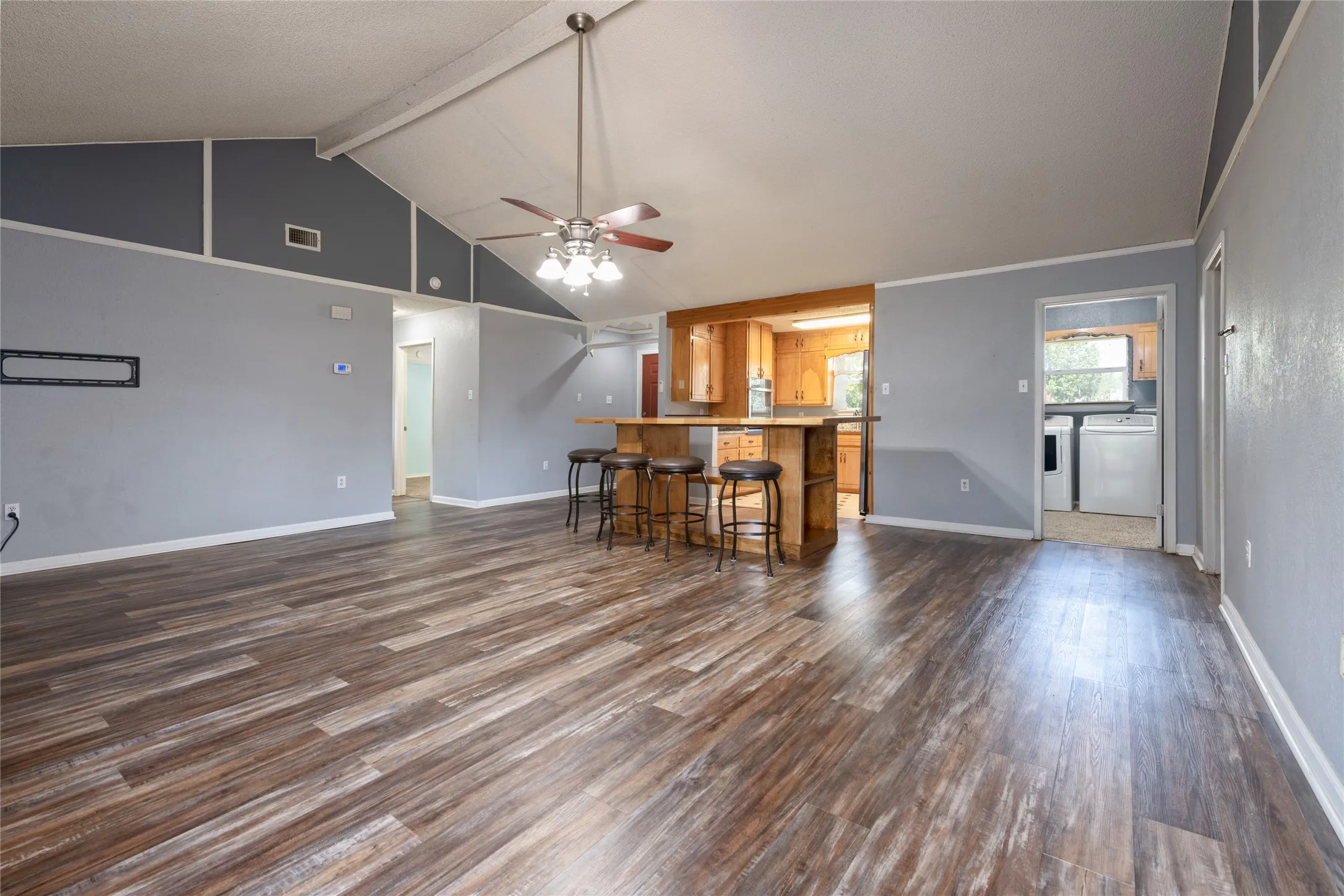 Single Family Residence For Sale in Taylor County , 1033 Wolfe Road A, Abilene, Texas 79602, 3 Bedroom, 2 Bathroom, 2 Garage spaces, 1,926 Sqft, built in 1983, mls#21285809, Real Estate Agent in Abilene, Homes For Sale in Taylor county, Homes For Sale in Abilene, Realtor in Abilene Texas, Real Estate Brokerage Independent Realty Texas, Luminita Cordes Realtor