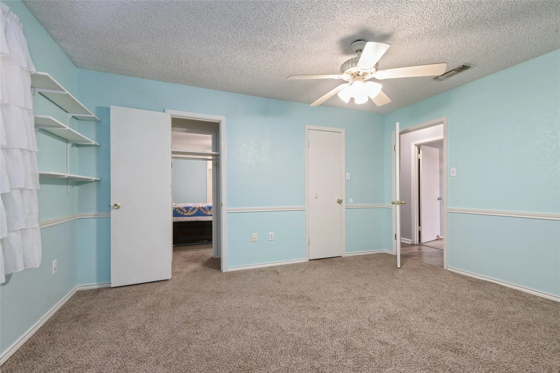 Single Family Residence For Sale in Taylor County , 1033 Wolfe Road A, Abilene, Texas 79602, 3 Bedroom, 2 Bathroom, 2 Garage spaces, 1,926 Sqft, built in 1983, mls#21285809, Real Estate Agent in Abilene, Homes For Sale in Taylor county, Homes For Sale in Abilene, Realtor in Abilene Texas, Real Estate Brokerage Independent Realty Texas, Luminita Cordes Realtor