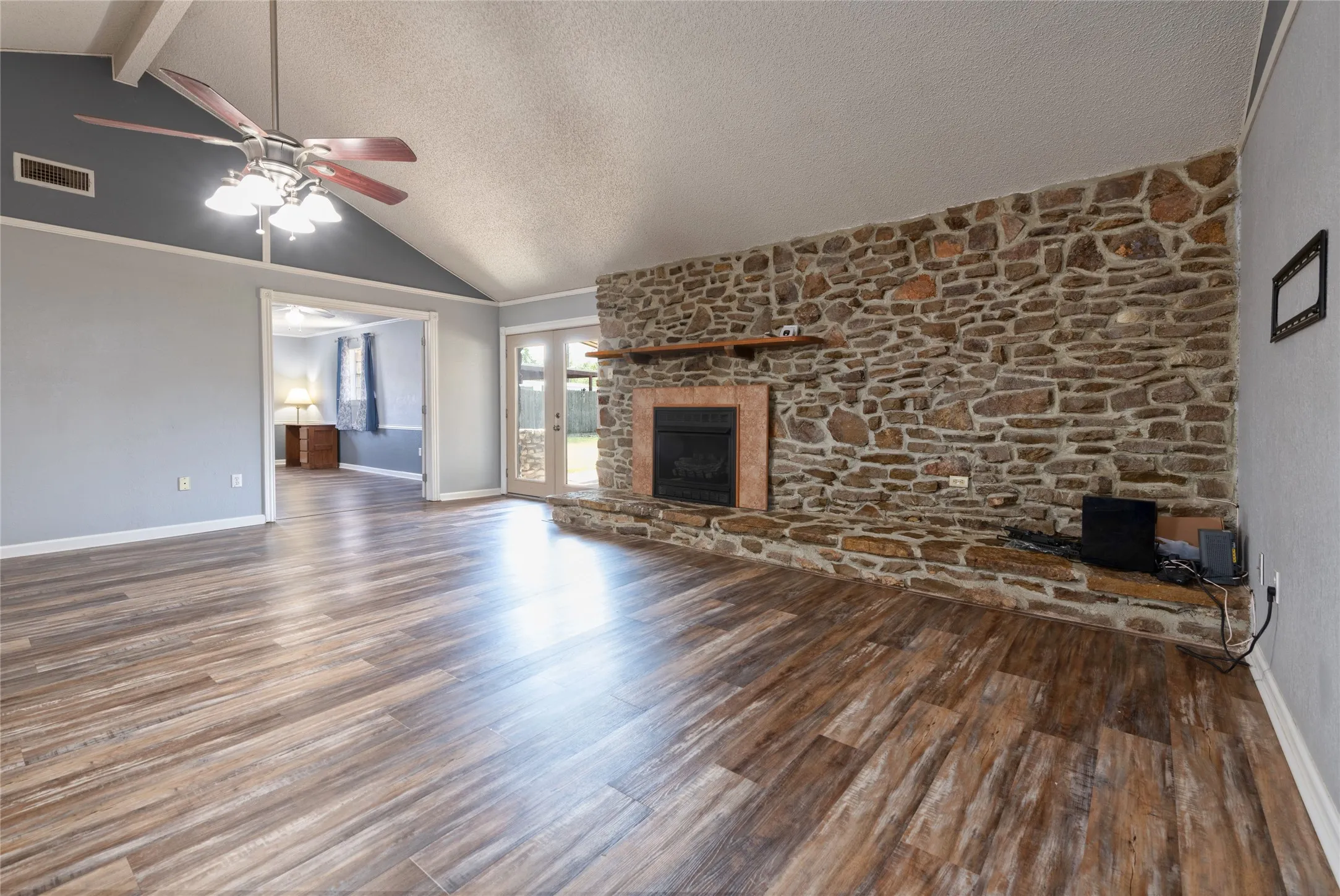 Single Family Residence For Sale in Taylor County , 1033 Wolfe Road A, Abilene, Texas 79602, 3 Bedroom, 2 Bathroom, 2 Garage spaces, 1,926 Sqft, built in 1983, mls#21285809, Real Estate Agent in Abilene, Homes For Sale in Taylor county, Homes For Sale in Abilene, Realtor in Abilene Texas, Real Estate Brokerage Independent Realty Texas, Luminita Cordes Realtor