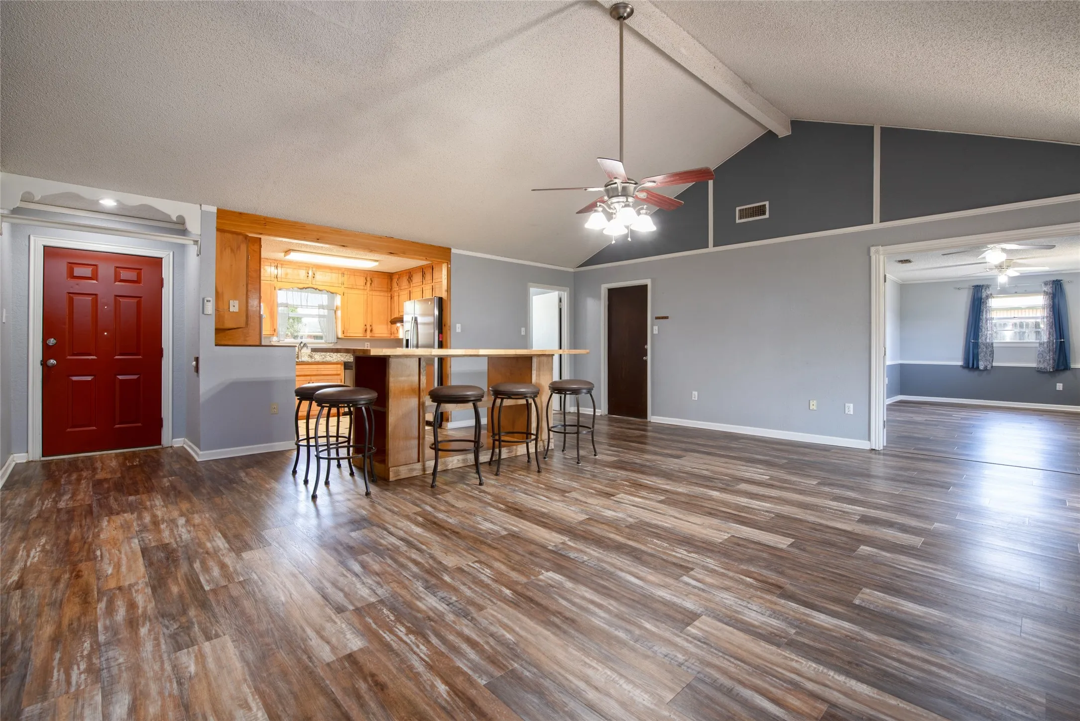 Single Family Residence For Sale in Taylor County , 1033 Wolfe Road A, Abilene, Texas 79602, 3 Bedroom, 2 Bathroom, 2 Garage spaces, 1,926 Sqft, built in 1983, mls#21285809, Real Estate Agent in Abilene, Homes For Sale in Taylor county, Homes For Sale in Abilene, Realtor in Abilene Texas, Real Estate Brokerage Independent Realty Texas, Luminita Cordes Realtor