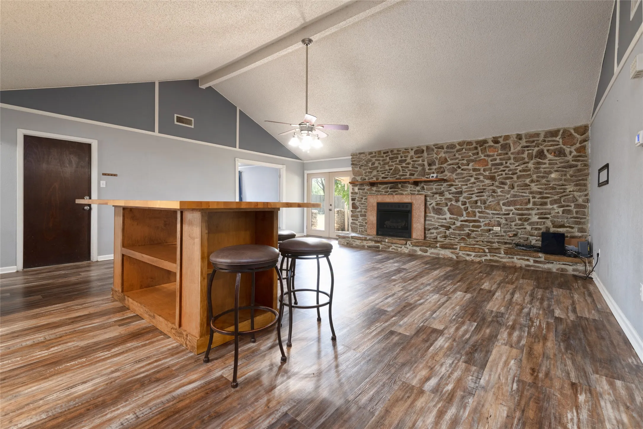 Single Family Residence For Sale in Taylor County , 1033 Wolfe Road A, Abilene, Texas 79602, 3 Bedroom, 2 Bathroom, 2 Garage spaces, 1,926 Sqft, built in 1983, mls#21285809, Real Estate Agent in Abilene, Homes For Sale in Taylor county, Homes For Sale in Abilene, Realtor in Abilene Texas, Real Estate Brokerage Independent Realty Texas, Luminita Cordes Realtor