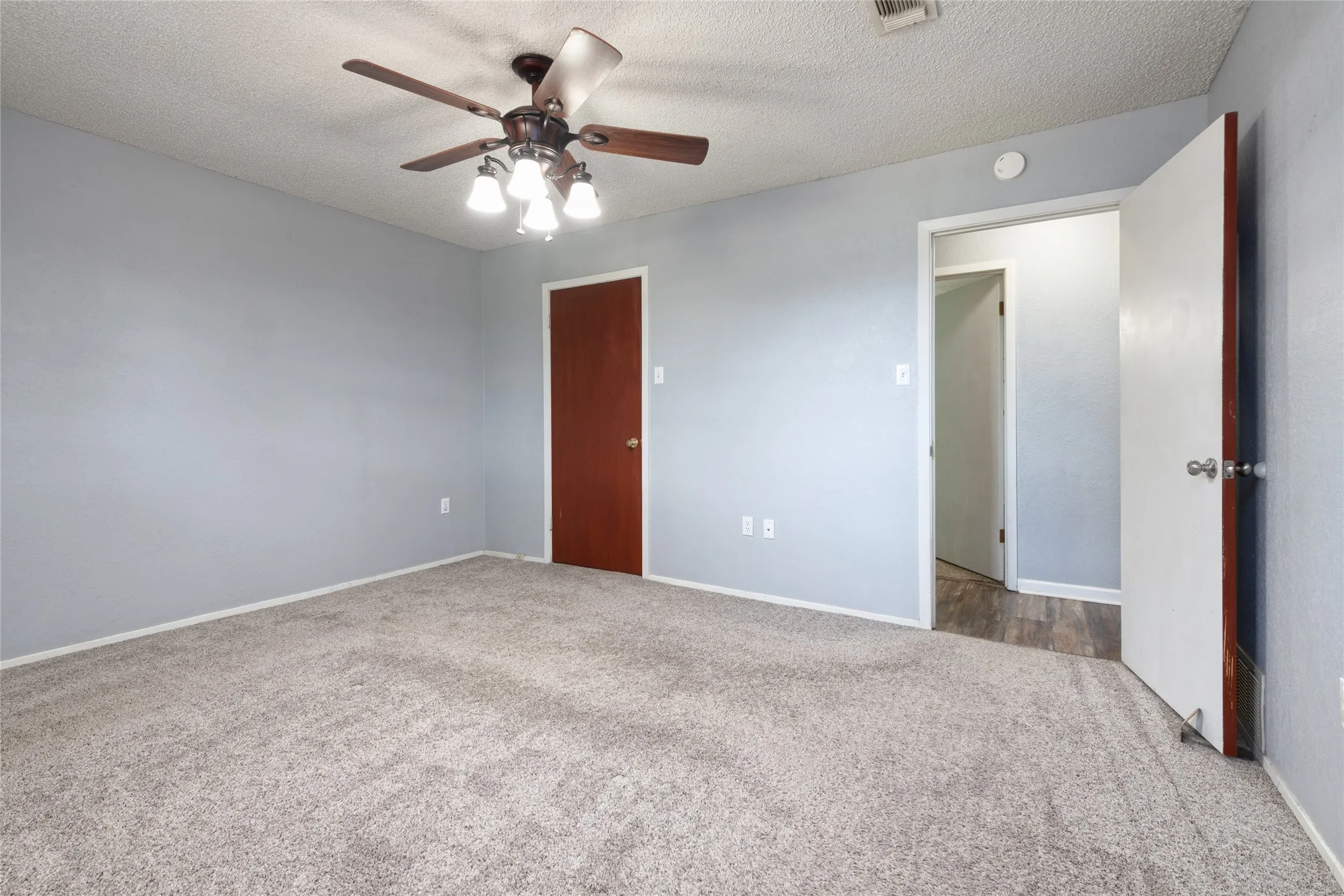 Single Family Residence For Sale in Taylor County , 1033 Wolfe Road A, Abilene, Texas 79602, 3 Bedroom, 2 Bathroom, 2 Garage spaces, 1,926 Sqft, built in 1983, mls#21285809, Real Estate Agent in Abilene, Homes For Sale in Taylor county, Homes For Sale in Abilene, Realtor in Abilene Texas, Real Estate Brokerage Independent Realty Texas, Luminita Cordes Realtor