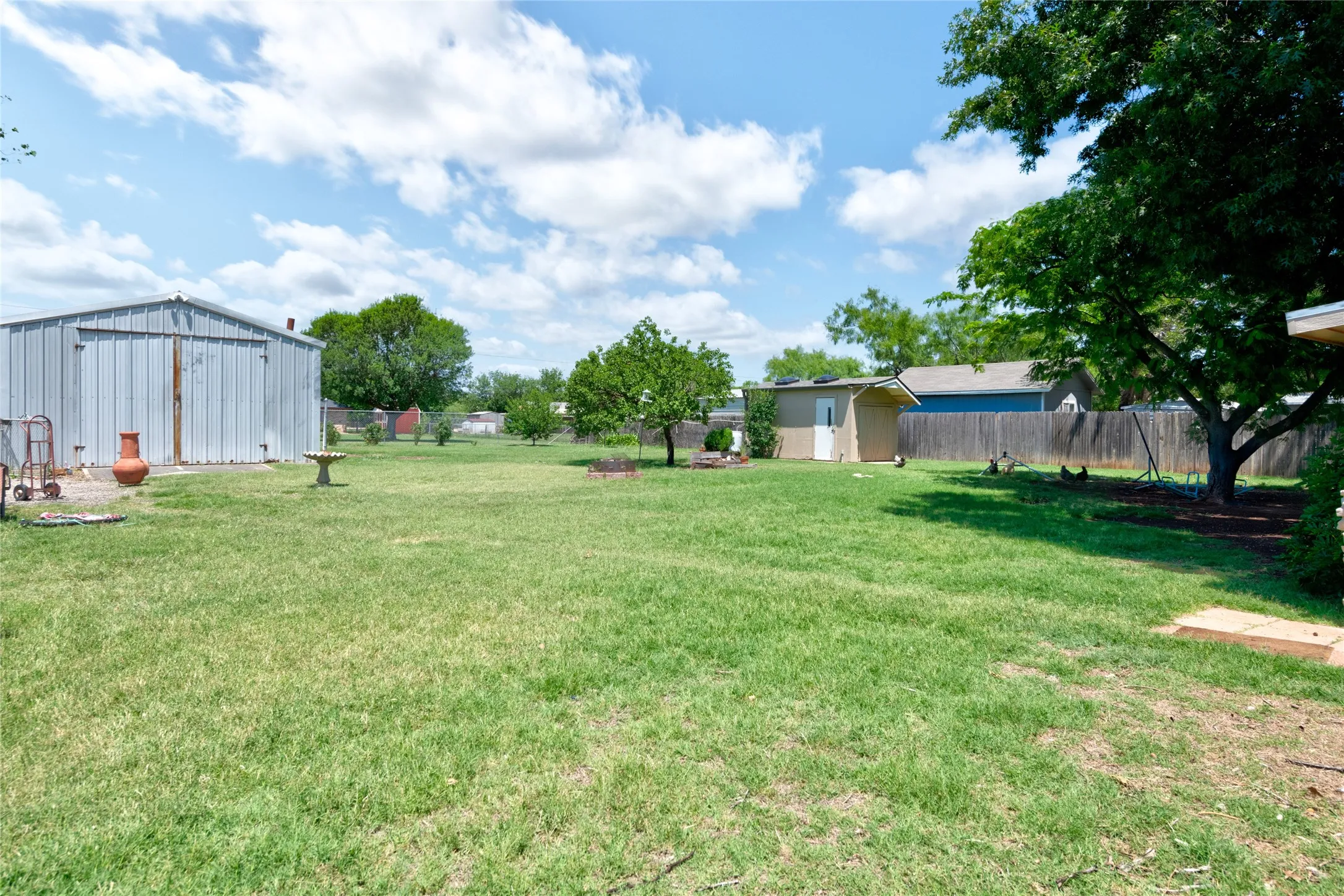 Single Family Residence For Sale in Taylor County , 1033 Wolfe Road A, Abilene, Texas 79602, 3 Bedroom, 2 Bathroom, 2 Garage spaces, 1,926 Sqft, built in 1983, mls#21285809, Real Estate Agent in Abilene, Homes For Sale in Taylor county, Homes For Sale in Abilene, Realtor in Abilene Texas, Real Estate Brokerage Independent Realty Texas, Luminita Cordes Realtor