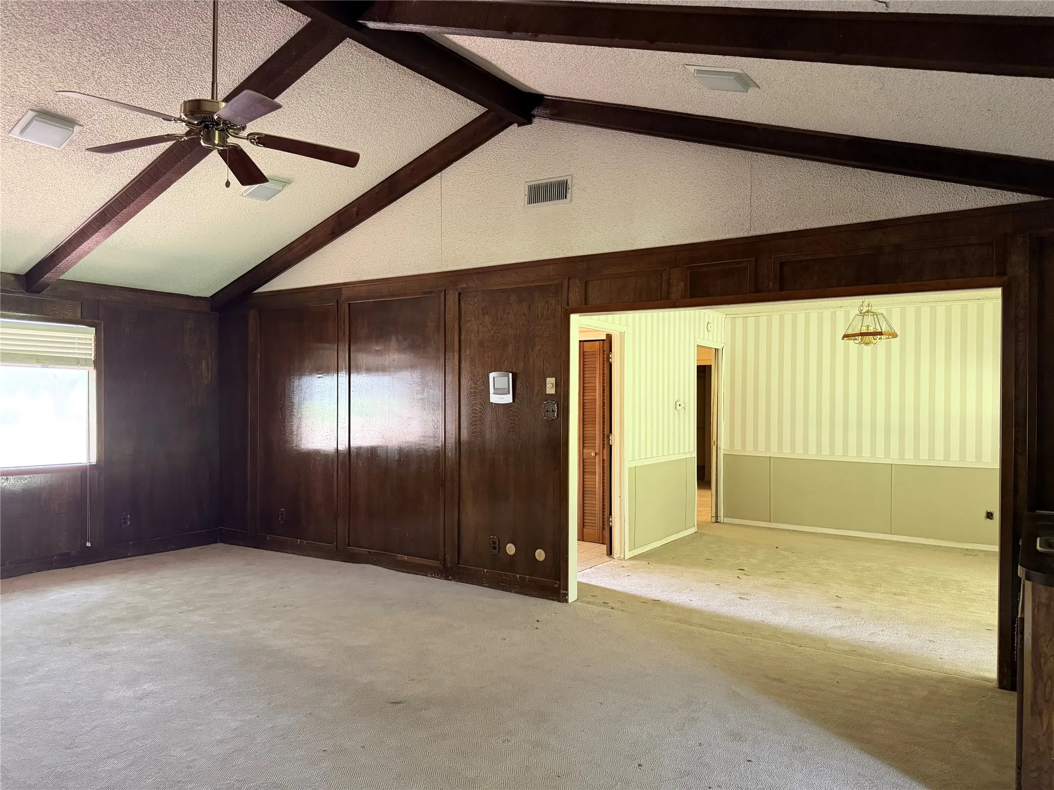 Single Family Residence For Sale in Falls County , 803 Val Verde Place, Marlin, Texas 76661, 3 Bedroom, 2 Bathroom, 2 Garage spaces, 2,371 Sqft, built in 1977, mls#21285820, Real Estate Agent in Marlin, Homes For Sale in Falls county, Homes For Sale in Marlin, Realtor in Marlin Texas, Real Estate Brokerage Independent Realty Texas, Luminita Cordes Realtor