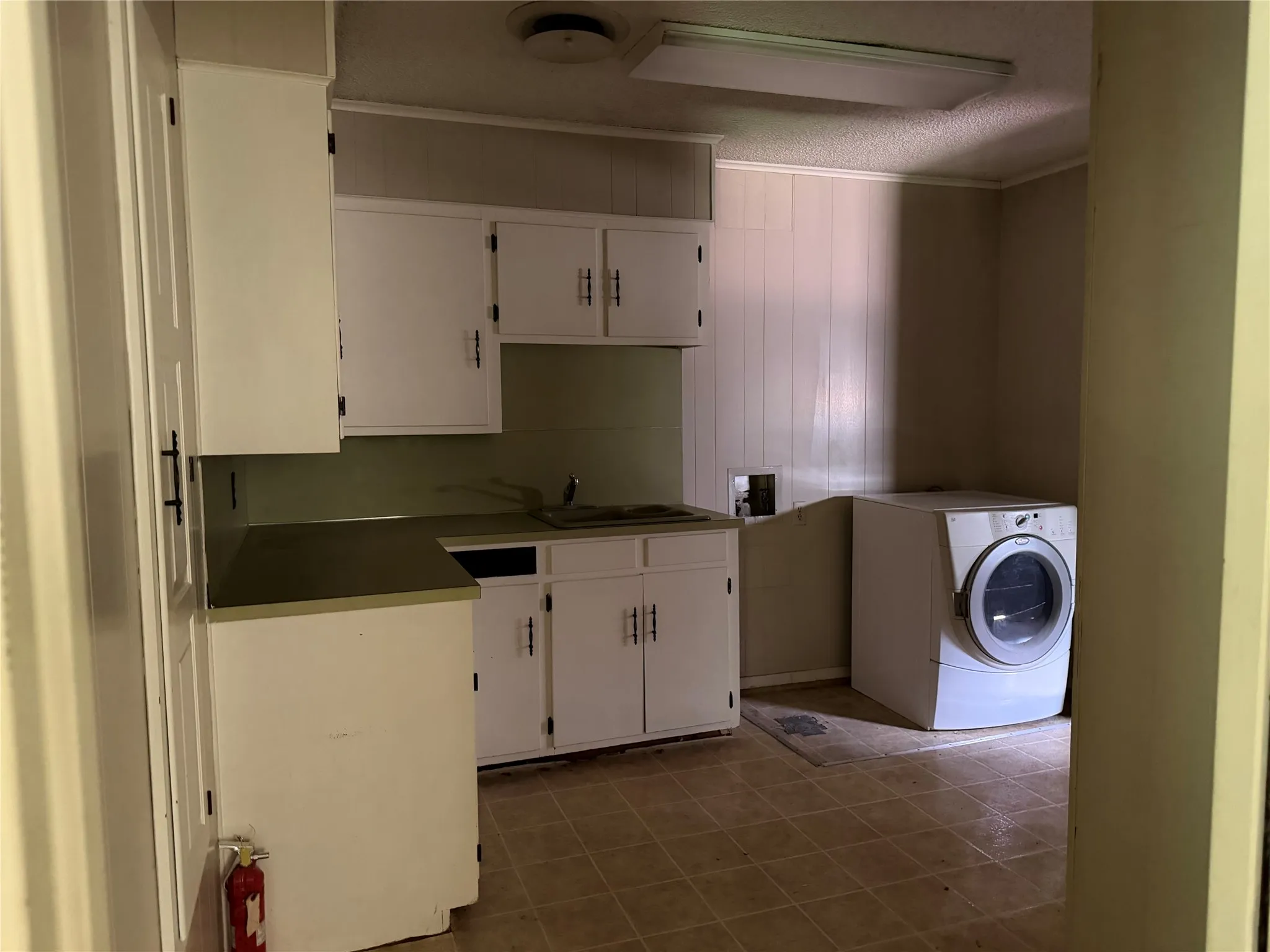 Single Family Residence For Sale in Falls County , 803 Val Verde Place, Marlin, Texas 76661, 3 Bedroom, 2 Bathroom, 2 Garage spaces, 2,371 Sqft, built in 1977, mls#21285820, Real Estate Agent in Marlin, Homes For Sale in Falls county, Homes For Sale in Marlin, Realtor in Marlin Texas, Real Estate Brokerage Independent Realty Texas, Luminita Cordes Realtor