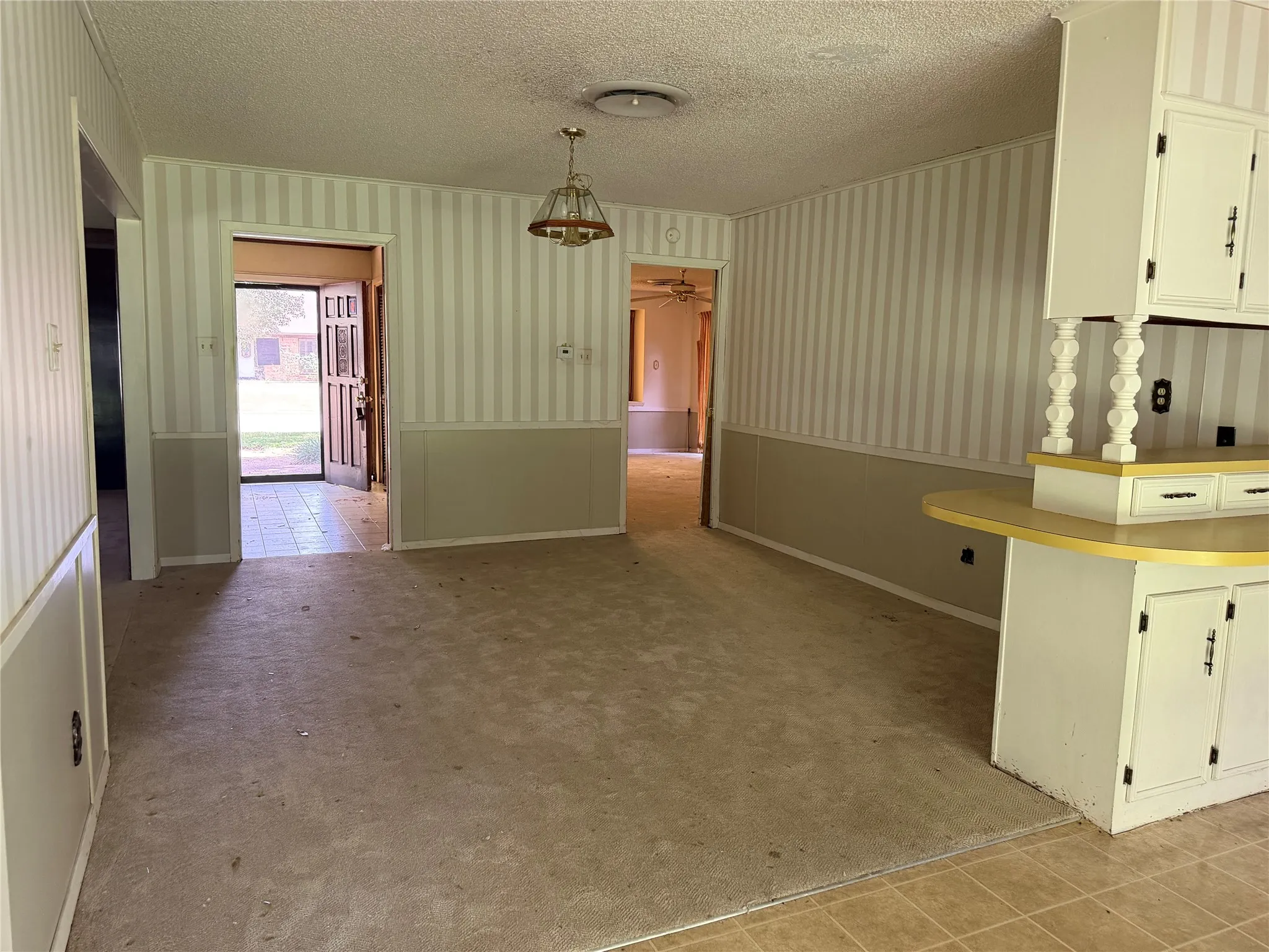 Single Family Residence For Sale in Falls County , 803 Val Verde Place, Marlin, Texas 76661, 3 Bedroom, 2 Bathroom, 2 Garage spaces, 2,371 Sqft, built in 1977, mls#21285820, Real Estate Agent in Marlin, Homes For Sale in Falls county, Homes For Sale in Marlin, Realtor in Marlin Texas, Real Estate Brokerage Independent Realty Texas, Luminita Cordes Realtor