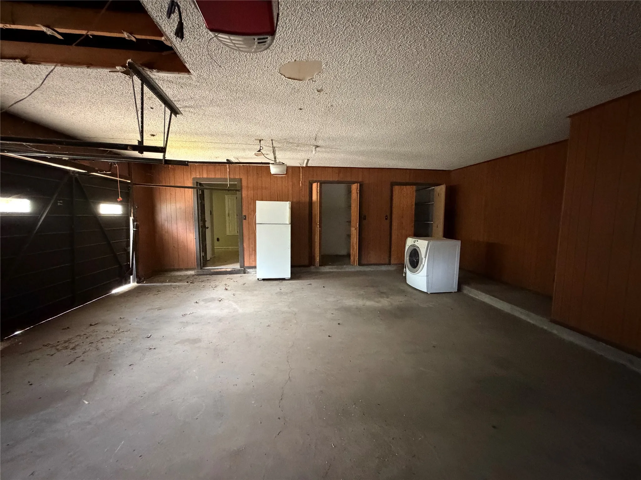 Single Family Residence For Sale in Falls County , 803 Val Verde Place, Marlin, Texas 76661, 3 Bedroom, 2 Bathroom, 2 Garage spaces, 2,371 Sqft, built in 1977, mls#21285820, Real Estate Agent in Marlin, Homes For Sale in Falls county, Homes For Sale in Marlin, Realtor in Marlin Texas, Real Estate Brokerage Independent Realty Texas, Luminita Cordes Realtor