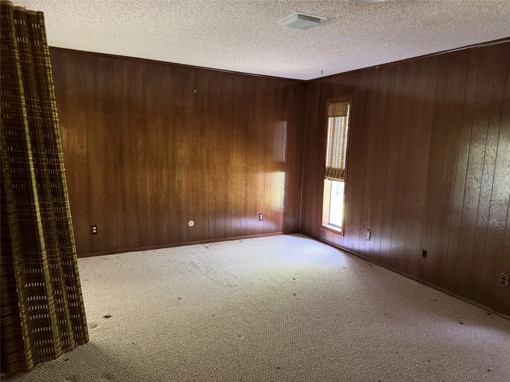 Single Family Residence For Sale in Falls County , 803 Val Verde Place, Marlin, Texas 76661, 3 Bedroom, 2 Bathroom, 2 Garage spaces, 2,371 Sqft, built in 1977, mls#21285820, Real Estate Agent in Marlin, Homes For Sale in Falls county, Homes For Sale in Marlin, Realtor in Marlin Texas, Real Estate Brokerage Independent Realty Texas, Luminita Cordes Realtor