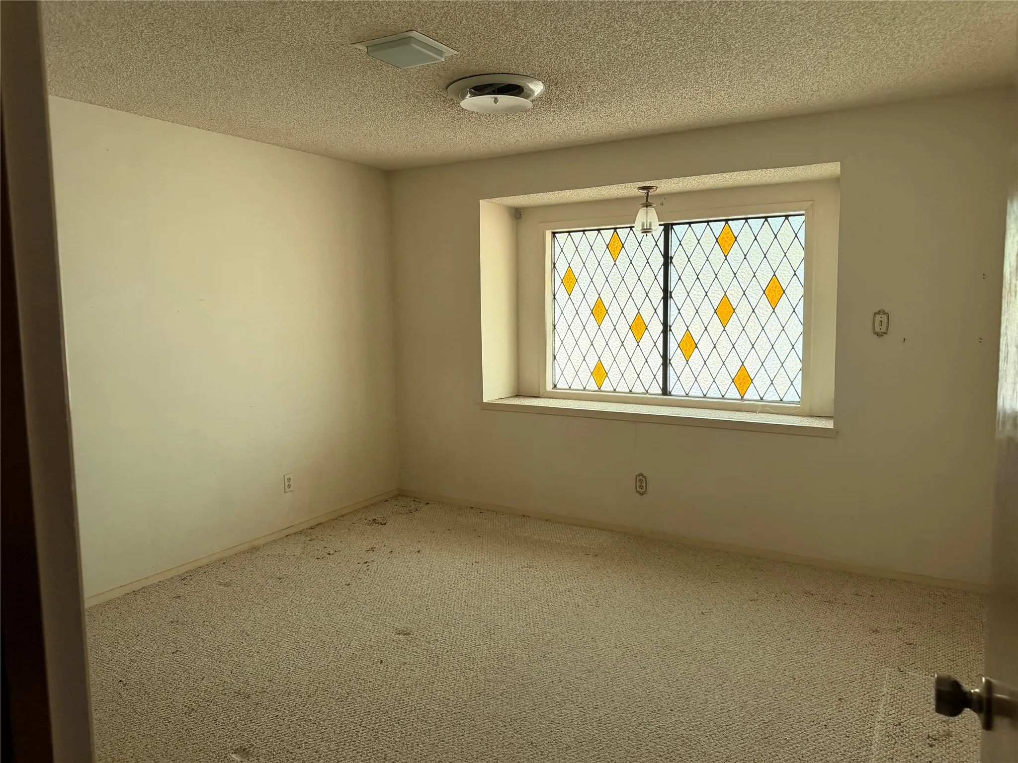 Single Family Residence For Sale in Falls County , 803 Val Verde Place, Marlin, Texas 76661, 3 Bedroom, 2 Bathroom, 2 Garage spaces, 2,371 Sqft, built in 1977, mls#21285820, Real Estate Agent in Marlin, Homes For Sale in Falls county, Homes For Sale in Marlin, Realtor in Marlin Texas, Real Estate Brokerage Independent Realty Texas, Luminita Cordes Realtor