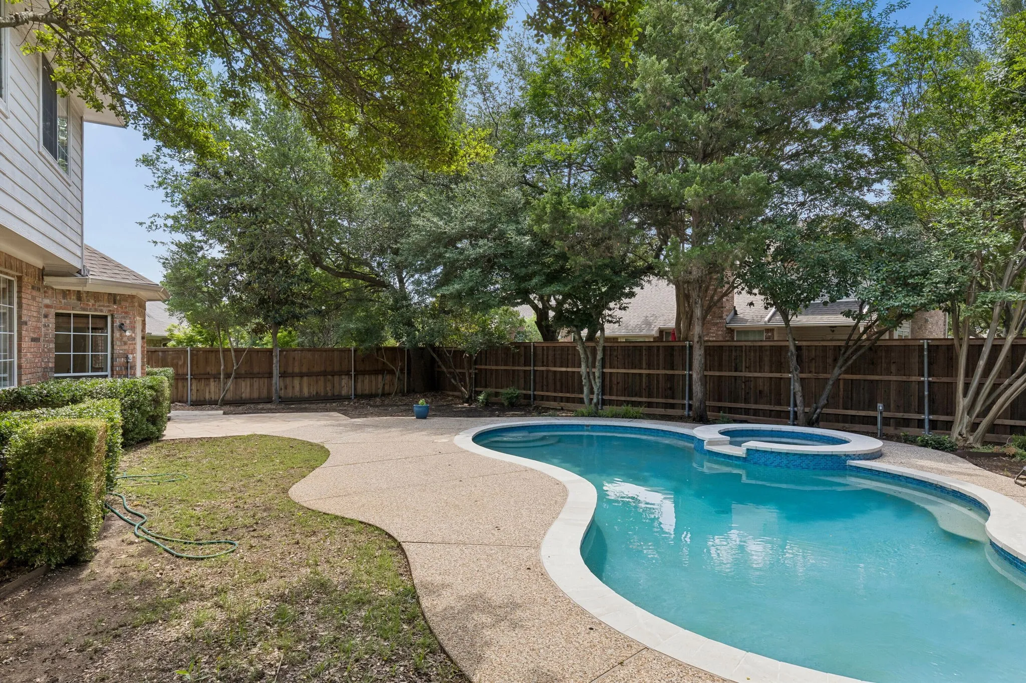 Single Family Residence For Sale in Collin County , 2902 Stonepointe, Mc Kinney, Texas 75072, 4 Bedroom, 3 Bathroom, 2 Garage spaces, 3,086 Sqft, built in 1988, mls#21286106, Real Estate Agent in Mc Kinney, Homes For Sale in Collin county, Homes For Sale in Mc Kinney, Realtor in Mc Kinney Texas, Real Estate Brokerage Independent Realty Texas, Luminita Cordes Realtor