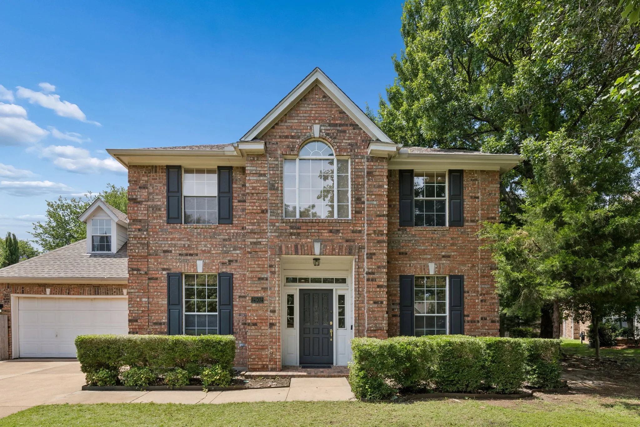 Single Family Residence For Sale in Collin County , 2902 Stonepointe, Mc Kinney, Texas 75072, 4 Bedroom, 3 Bathroom, 2 Garage spaces, 3,086 Sqft, built in 1988, mls#21286106, Real Estate Agent in Mc Kinney, Homes For Sale in Collin county, Homes For Sale in Mc Kinney, Realtor in Mc Kinney Texas, Real Estate Brokerage Independent Realty Texas, Luminita Cordes Realtor