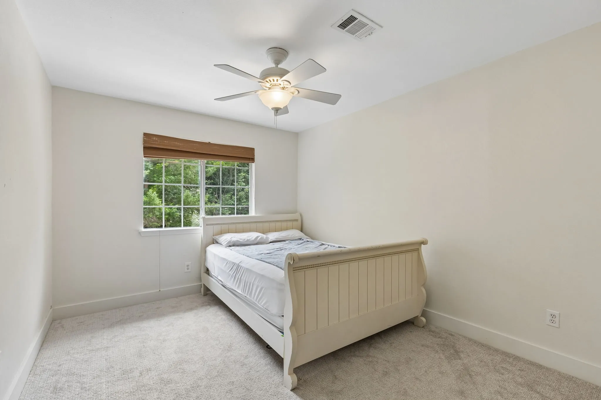 Single Family Residence For Sale in Collin County , 2902 Stonepointe, Mc Kinney, Texas 75072, 4 Bedroom, 3 Bathroom, 2 Garage spaces, 3,086 Sqft, built in 1988, mls#21286106, Real Estate Agent in Mc Kinney, Homes For Sale in Collin county, Homes For Sale in Mc Kinney, Realtor in Mc Kinney Texas, Real Estate Brokerage Independent Realty Texas, Luminita Cordes Realtor