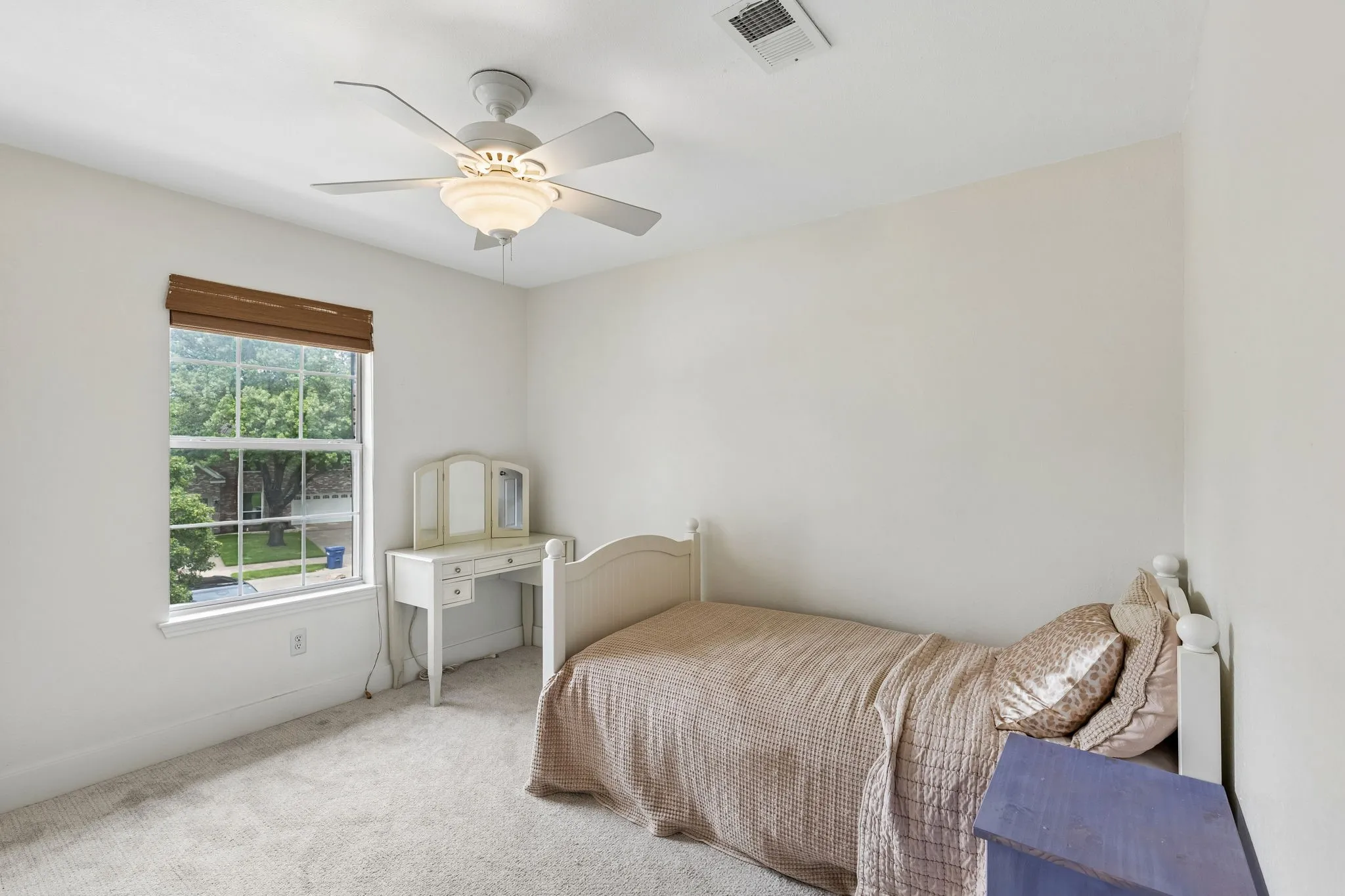 Single Family Residence For Sale in Collin County , 2902 Stonepointe, Mc Kinney, Texas 75072, 4 Bedroom, 3 Bathroom, 2 Garage spaces, 3,086 Sqft, built in 1988, mls#21286106, Real Estate Agent in Mc Kinney, Homes For Sale in Collin county, Homes For Sale in Mc Kinney, Realtor in Mc Kinney Texas, Real Estate Brokerage Independent Realty Texas, Luminita Cordes Realtor