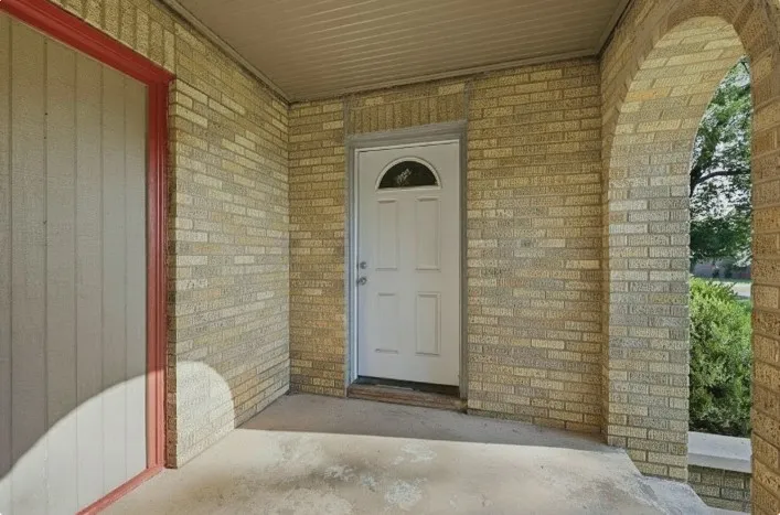 Single Family Residence For Sale in Grayson County , 2912 W Morton Street, Denison, Texas 75020, 3 Bedroom, 2 Bathroom, Garage spaces, 1,754 Sqft, built in 1952, mls#21281857, Real Estate Agent in Denison, Homes For Sale in Grayson county, Homes For Sale in Denison, Realtor in Denison Texas, Real Estate Brokerage Independent Realty Texas, Luminita Cordes Realtor