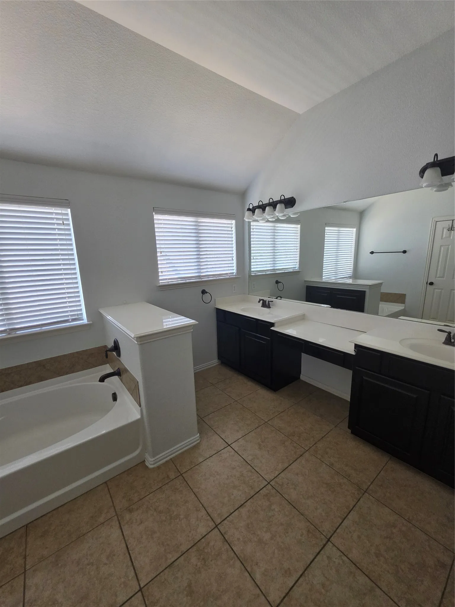 Single Family Residence For Rent in Denton County , 1320 Wheatear Drive, Little Elm, Texas 75068, 4 Bedroom, 3 Bathroom, 2 Garage spaces, 2,844 Sqft, built in 2011, mls#21286294, Real Estate Agent in Little Elm, Homes For Rent in Denton county, Homes For Rent in Little Elm, Realtor in Little Elm Texas, Real Estate Brokerage Independent Realty Texas, Luminita Cordes Realtor