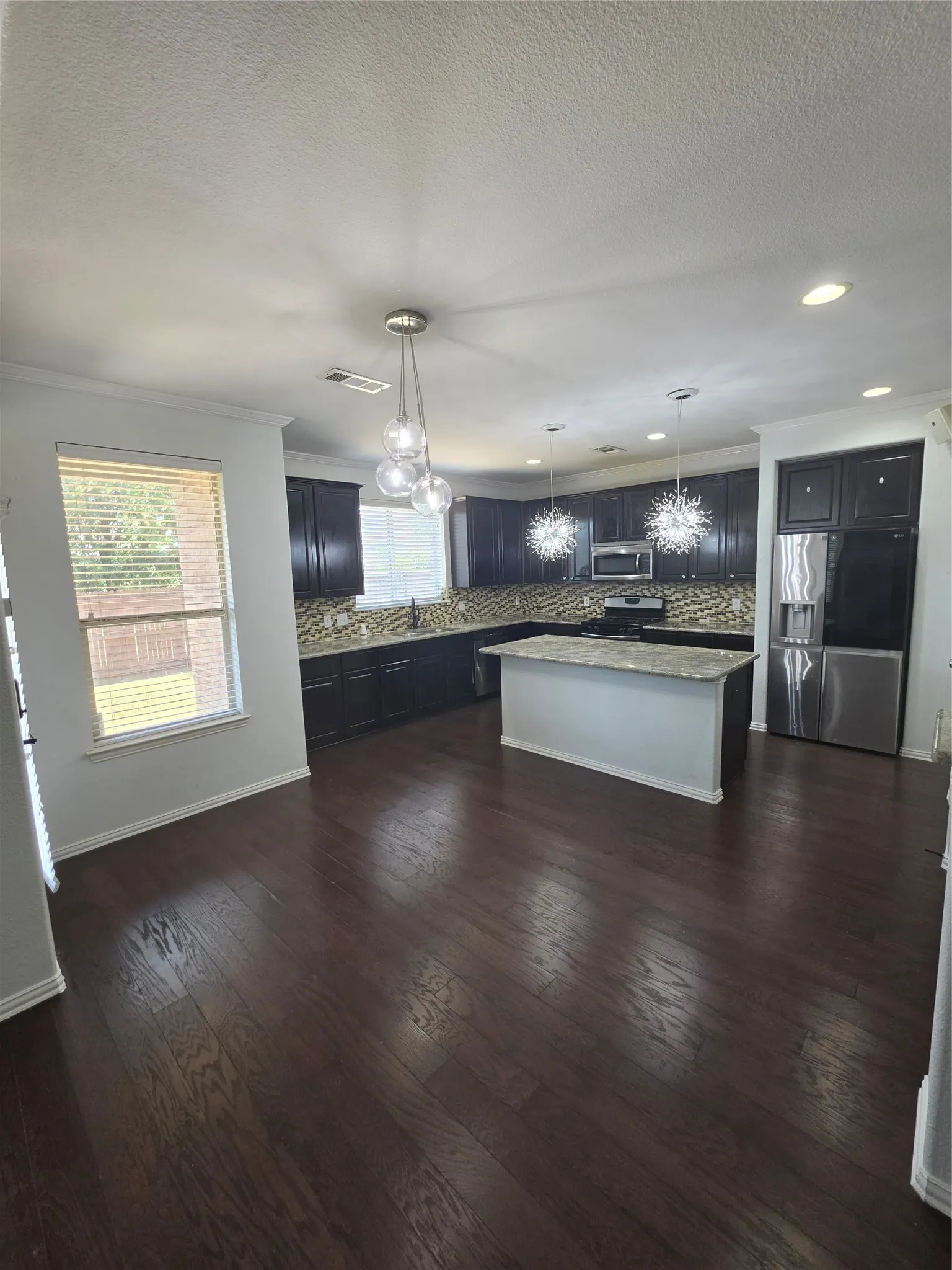 Single Family Residence For Rent in Denton County , 1320 Wheatear Drive, Little Elm, Texas 75068, 4 Bedroom, 3 Bathroom, 2 Garage spaces, 2,844 Sqft, built in 2011, mls#21286294, Real Estate Agent in Little Elm, Homes For Rent in Denton county, Homes For Rent in Little Elm, Realtor in Little Elm Texas, Real Estate Brokerage Independent Realty Texas, Luminita Cordes Realtor
