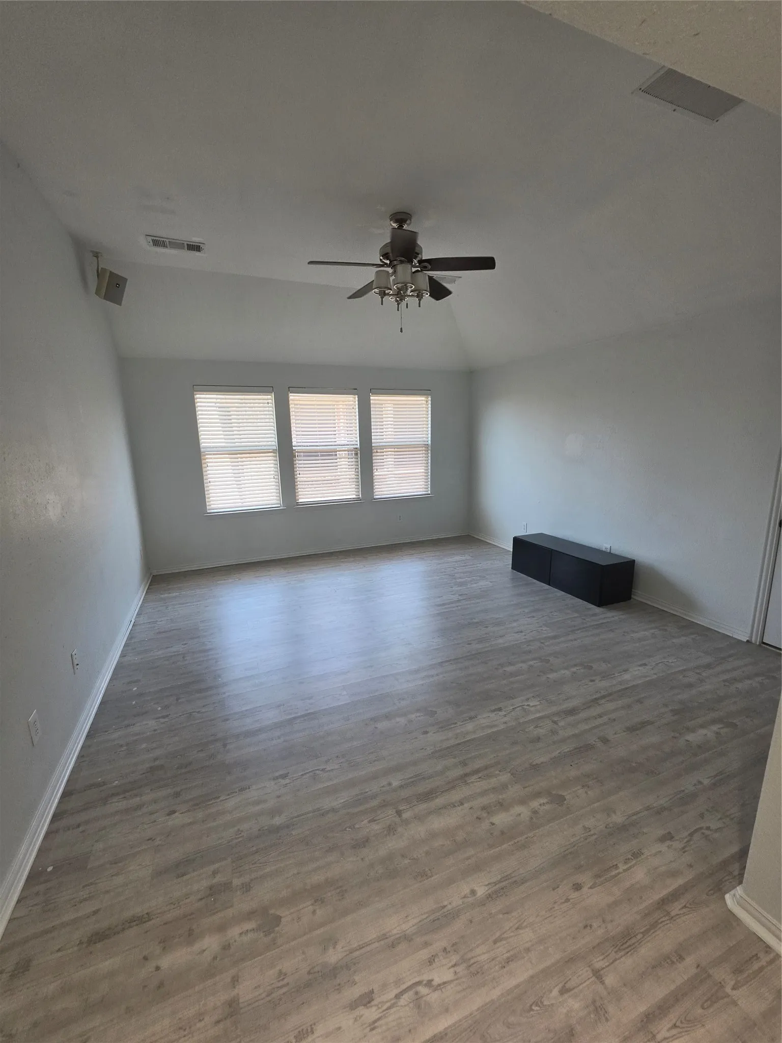 Single Family Residence For Rent in Denton County , 1320 Wheatear Drive, Little Elm, Texas 75068, 4 Bedroom, 3 Bathroom, 2 Garage spaces, 2,844 Sqft, built in 2011, mls#21286294, Real Estate Agent in Little Elm, Homes For Rent in Denton county, Homes For Rent in Little Elm, Realtor in Little Elm Texas, Real Estate Brokerage Independent Realty Texas, Luminita Cordes Realtor