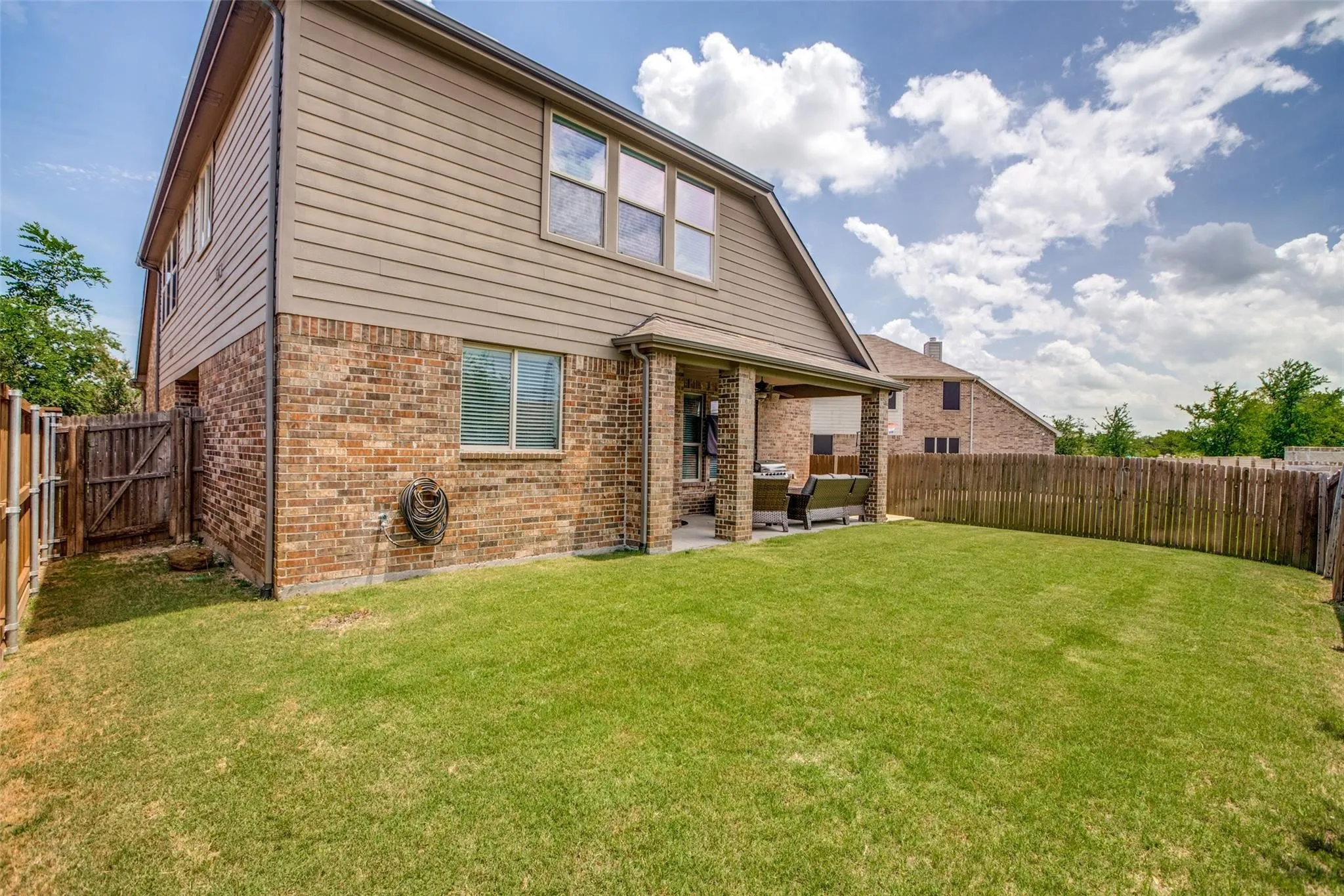 Single Family Residence For Rent in Denton County , 1320 Wheatear Drive, Little Elm, Texas 75068, 4 Bedroom, 3 Bathroom, 2 Garage spaces, 2,844 Sqft, built in 2011, mls#21286294, Real Estate Agent in Little Elm, Homes For Rent in Denton county, Homes For Rent in Little Elm, Realtor in Little Elm Texas, Real Estate Brokerage Independent Realty Texas, Luminita Cordes Realtor