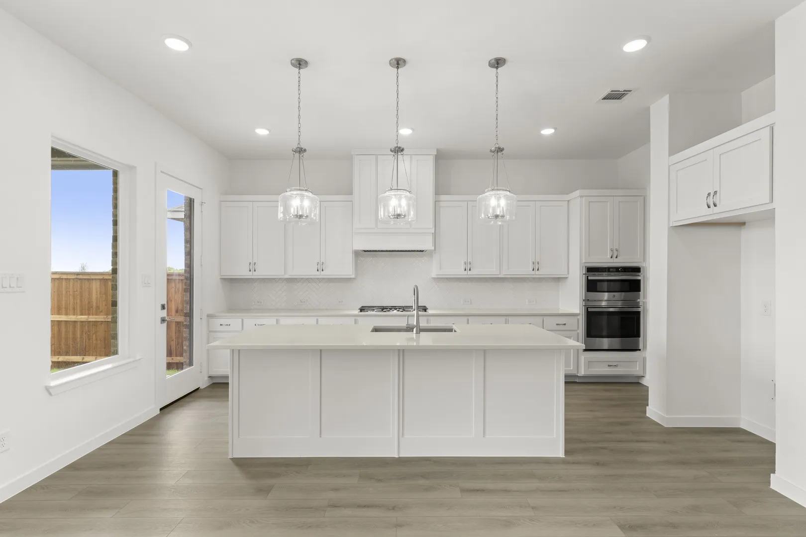 08. 6805 Cater - Kitchen
