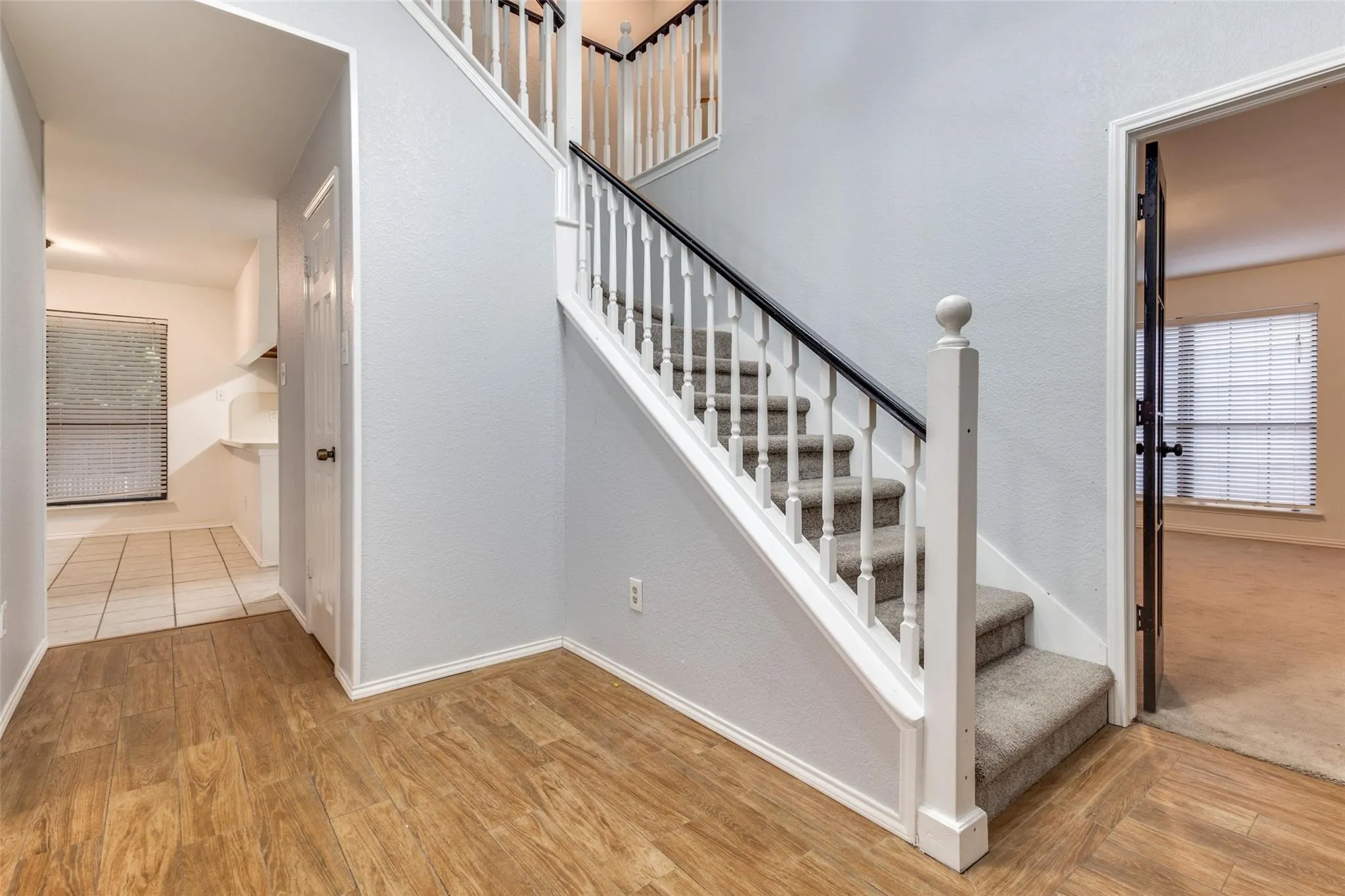 Single Family Residence For Sale in Denton County , 2104 Bershire Drive, Flower Mound, Texas 75028, 3 Bedroom, 3 Bathroom, 2 Garage spaces, 2,224 Sqft, built in 1986, mls#21286293, Real Estate Agent in Flower Mound, Homes For Sale in Denton county, Homes For Sale in Flower Mound, Realtor in Flower Mound Texas, Real Estate Brokerage Independent Realty Texas, Luminita Cordes Realtor