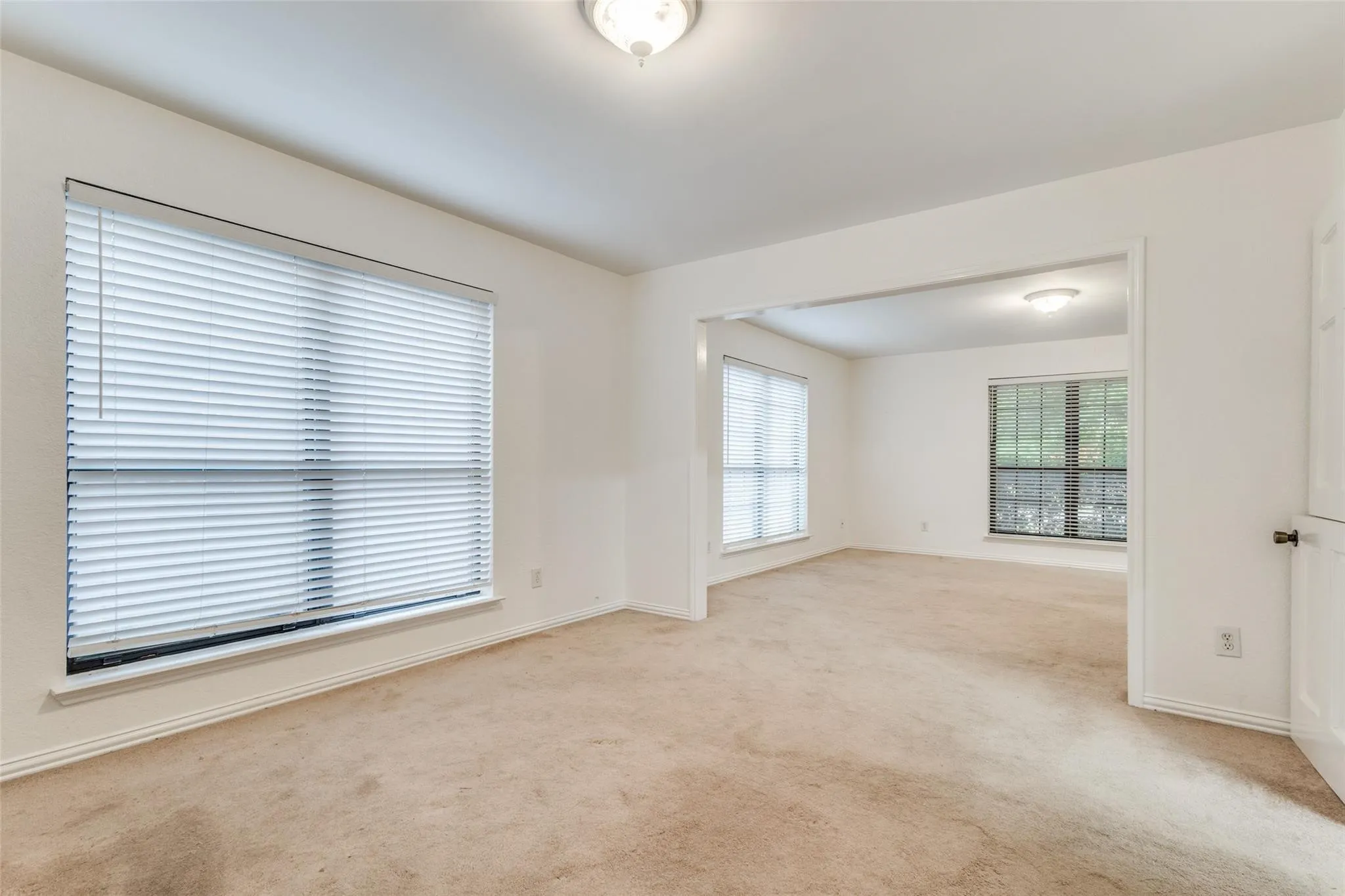 Single Family Residence For Sale in Denton County , 2104 Bershire Drive, Flower Mound, Texas 75028, 3 Bedroom, 3 Bathroom, 2 Garage spaces, 2,224 Sqft, built in 1986, mls#21286293, Real Estate Agent in Flower Mound, Homes For Sale in Denton county, Homes For Sale in Flower Mound, Realtor in Flower Mound Texas, Real Estate Brokerage Independent Realty Texas, Luminita Cordes Realtor