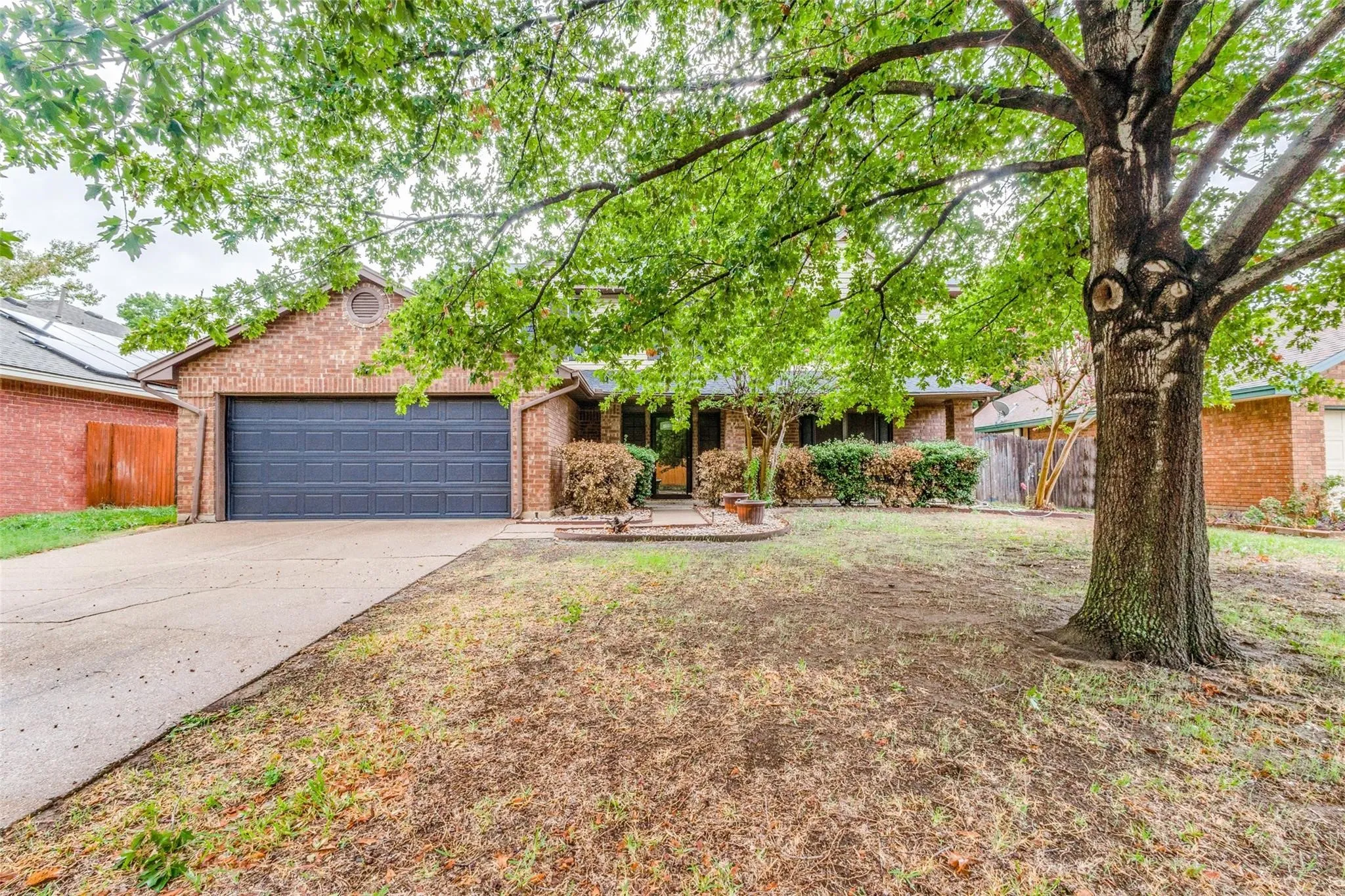 Single Family Residence For Sale in Denton County , 2104 Bershire Drive, Flower Mound, Texas 75028, 3 Bedroom, 3 Bathroom, 2 Garage spaces, 2,224 Sqft, built in 1986, mls#21286293, Real Estate Agent in Flower Mound, Homes For Sale in Denton county, Homes For Sale in Flower Mound, Realtor in Flower Mound Texas, Real Estate Brokerage Independent Realty Texas, Luminita Cordes Realtor