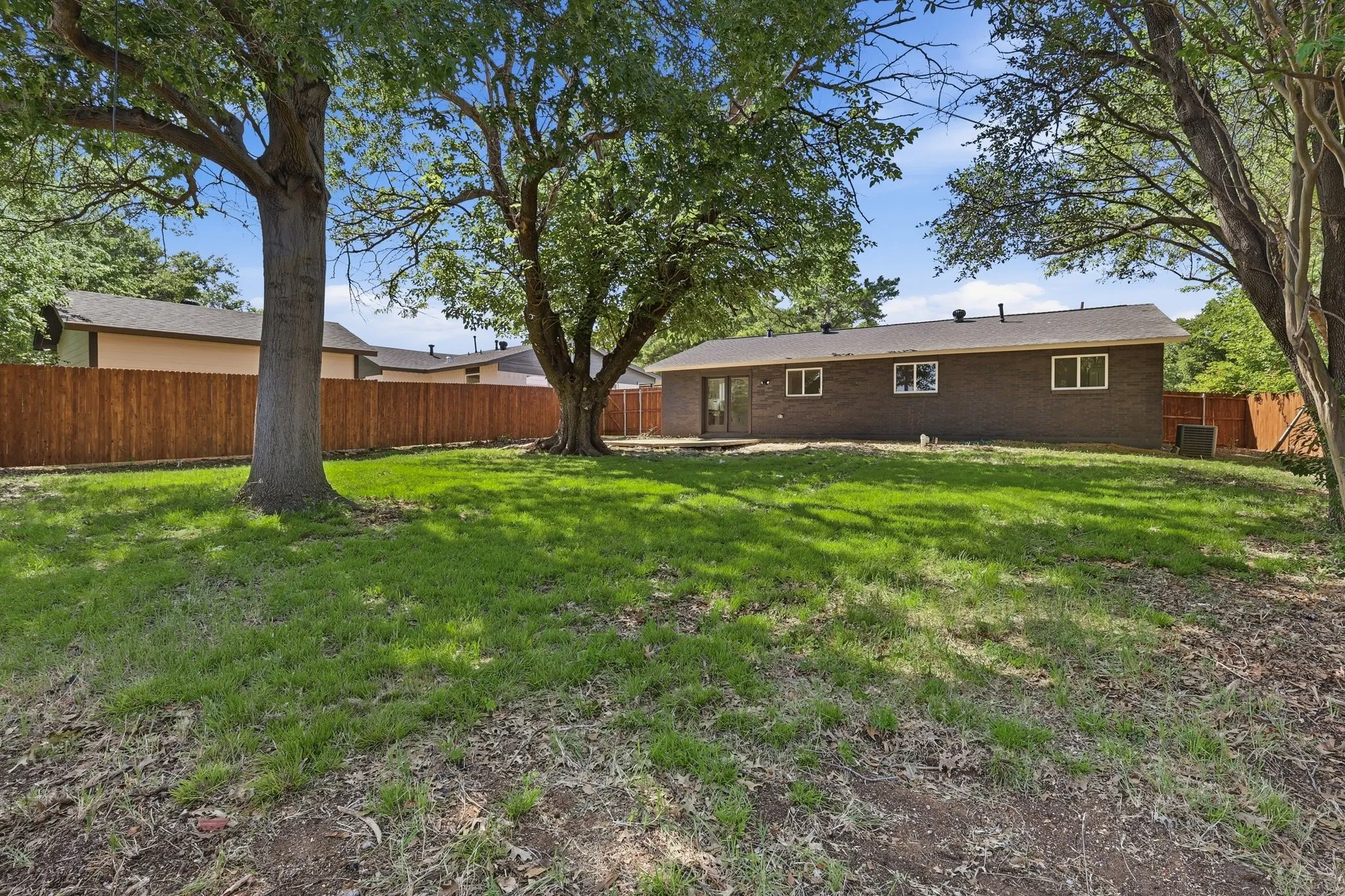 Single Family Residence For Sale in Dallas County , 2506 Timberlake Drive, Irving, Texas 75062, 4 Bedroom, 2 Bathroom, 1 Garage spaces, 1,559 Sqft, built in 1965, mls#21286308, Real Estate Agent in Irving, Homes For Sale in Dallas county, Homes For Sale in Irving, Realtor in Irving Texas, Real Estate Brokerage Independent Realty Texas, Luminita Cordes Realtor