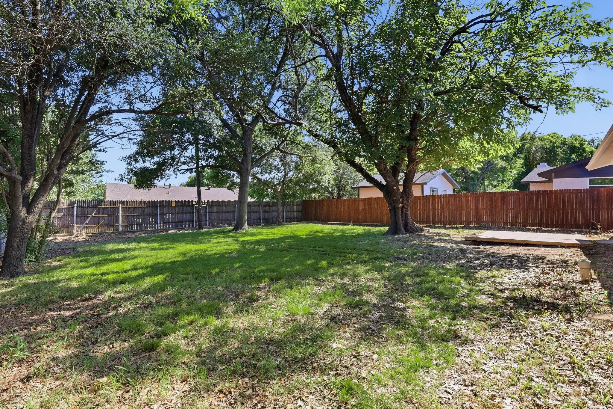 Single Family Residence For Sale in Dallas County , 2506 Timberlake Drive, Irving, Texas 75062, 4 Bedroom, 2 Bathroom, 1 Garage spaces, 1,559 Sqft, built in 1965, mls#21286308, Real Estate Agent in Irving, Homes For Sale in Dallas county, Homes For Sale in Irving, Realtor in Irving Texas, Real Estate Brokerage Independent Realty Texas, Luminita Cordes Realtor