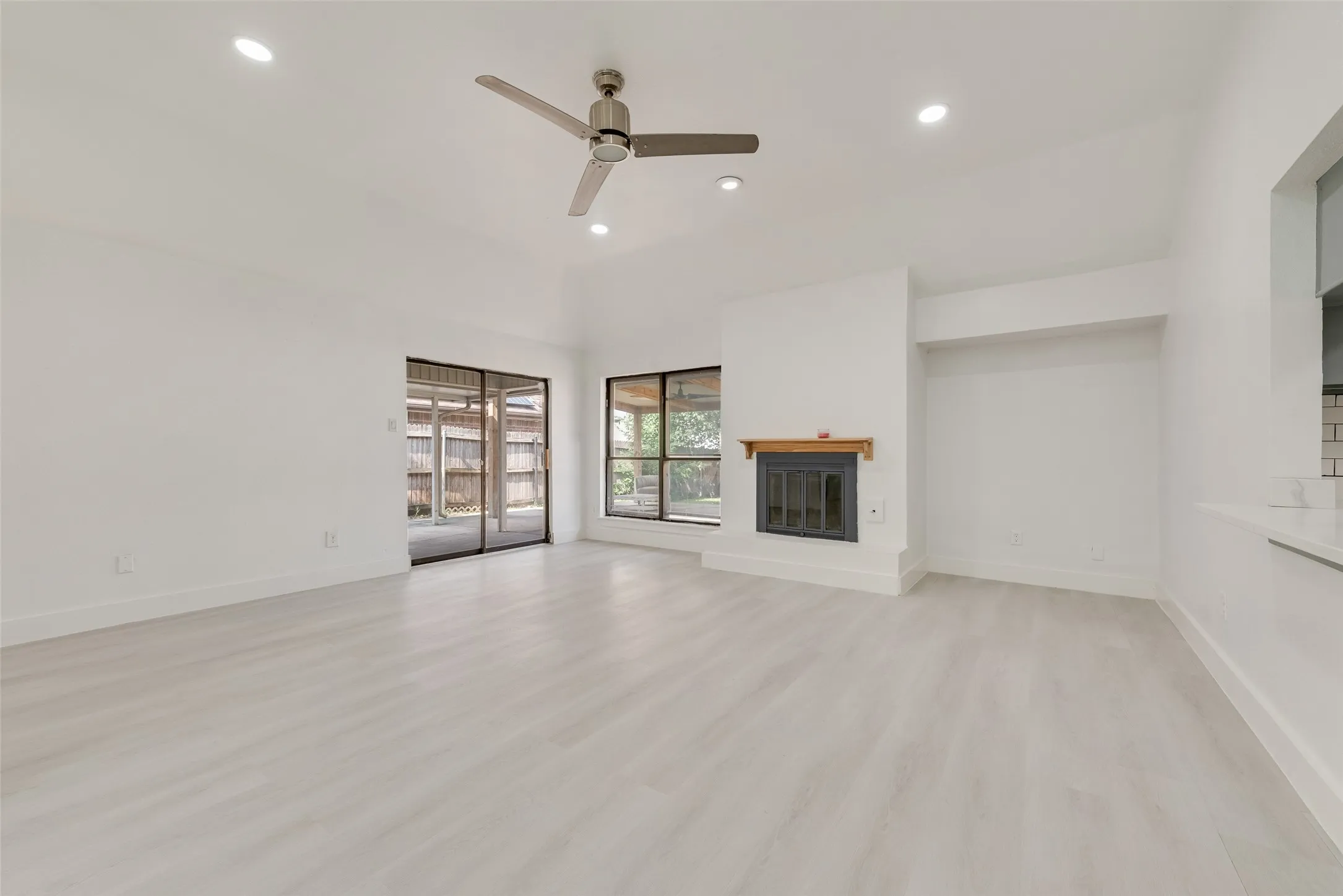 Single Family Residence For Sale in Dallas County , 4206 Ocean Reef, Mesquite, Texas 75150, 3 Bedrooms, 2 Bathrooms, 2 Garage spaces, 1,497 Sqft, built in 1983, Price $265,000, mls#21286198, Real Estate Agent in Mesquite, Homes For Sale in Dallas county, Homes For Sale in Mesquite, Realtor in Mesquite Texas, Real Estate Brokerage Independent Realty Texas, Luminita Cordes Realtor