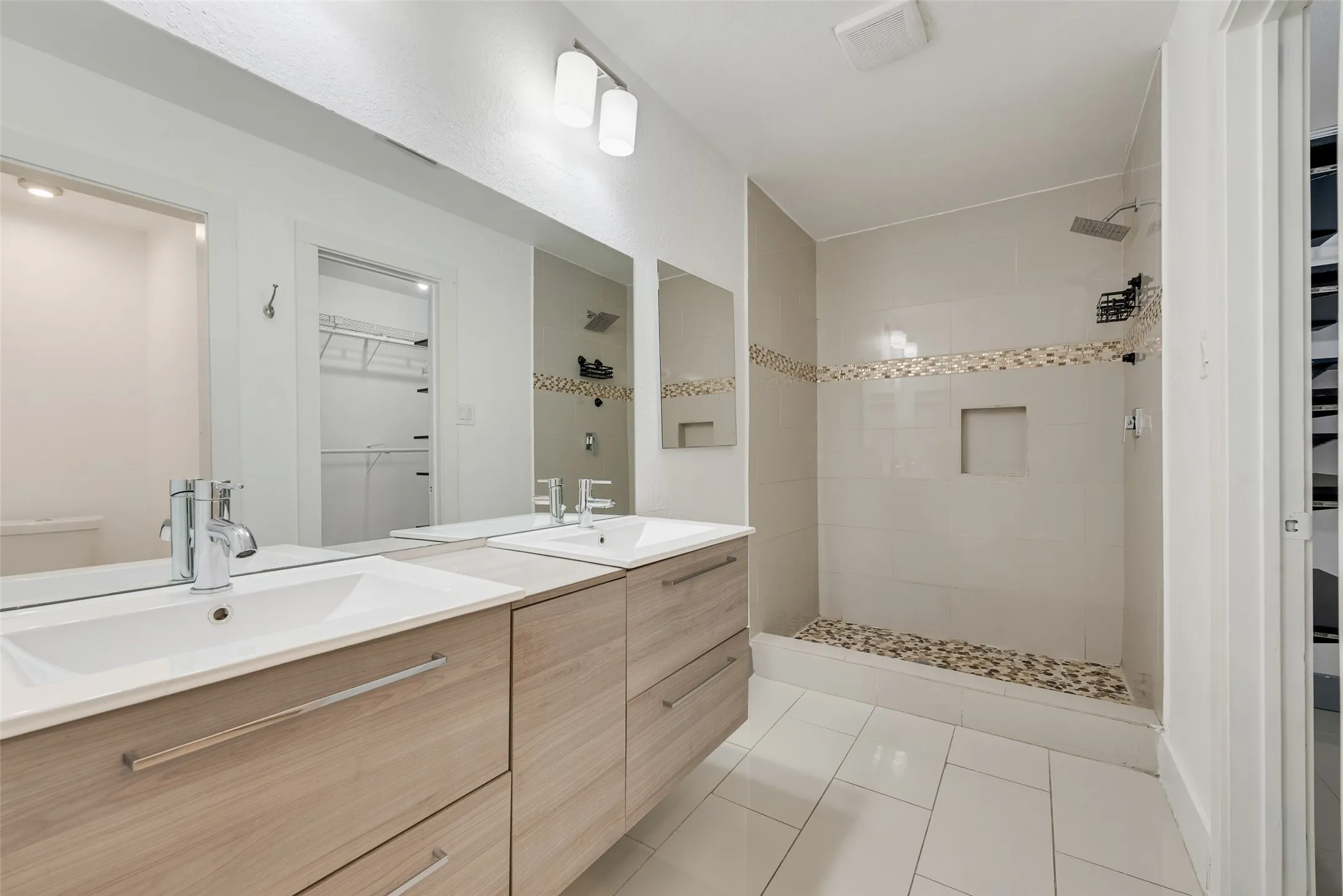 Single Family Residence For Sale in Dallas County , 4206 Ocean Reef, Mesquite, Texas 75150, 3 Bedrooms, 2 Bathrooms, 2 Garage spaces, 1,497 Sqft, built in 1983, Price $265,000, mls#21286198, Real Estate Agent in Mesquite, Homes For Sale in Dallas county, Homes For Sale in Mesquite, Realtor in Mesquite Texas, Real Estate Brokerage Independent Realty Texas, Luminita Cordes Realtor