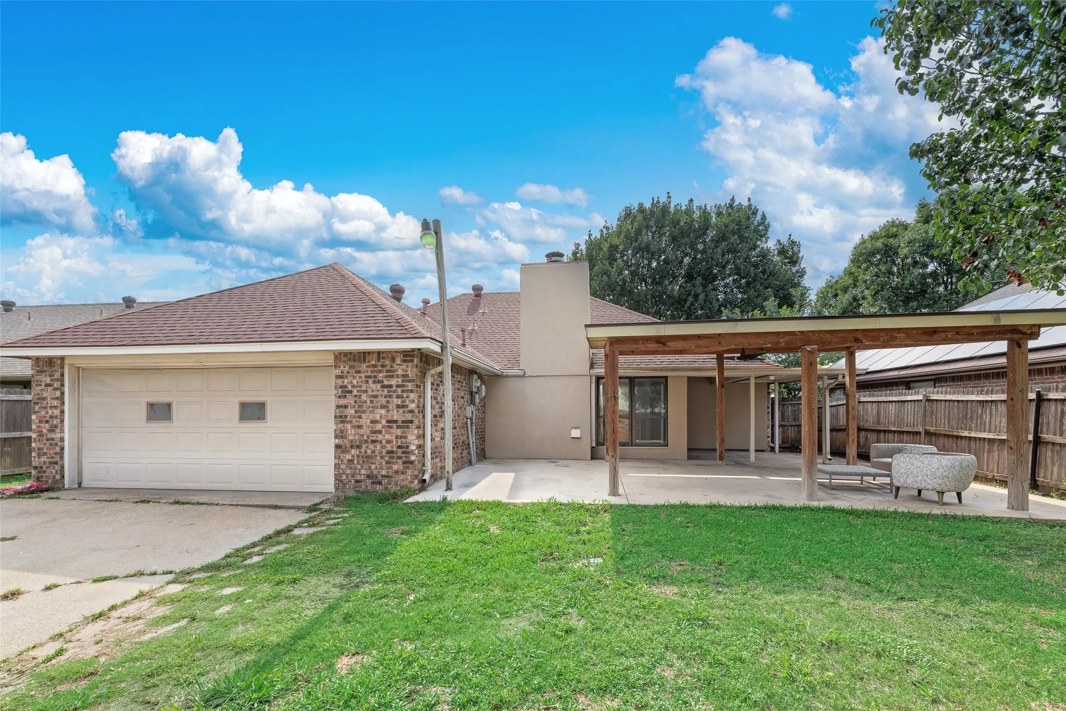 Single Family Residence For Sale in Dallas County , 4206 Ocean Reef, Mesquite, Texas 75150, 3 Bedrooms, 2 Bathrooms, 2 Garage spaces, 1,497 Sqft, built in 1983, Price $265,000, mls#21286198, Real Estate Agent in Mesquite, Homes For Sale in Dallas county, Homes For Sale in Mesquite, Realtor in Mesquite Texas, Real Estate Brokerage Independent Realty Texas, Luminita Cordes Realtor