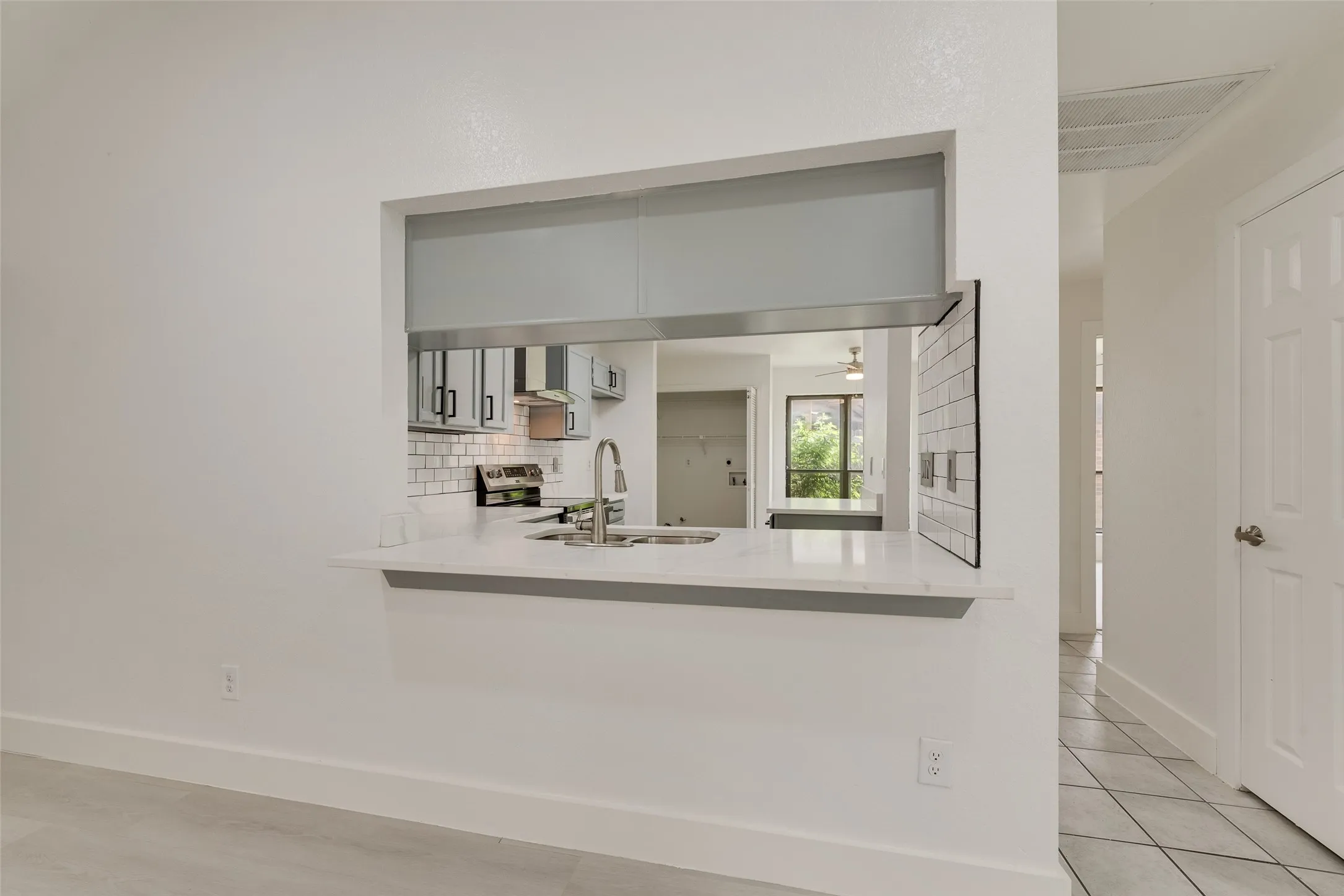 Single Family Residence For Sale in Dallas County , 4206 Ocean Reef, Mesquite, Texas 75150, 3 Bedrooms, 2 Bathrooms, 2 Garage spaces, 1,497 Sqft, built in 1983, Price $265,000, mls#21286198, Real Estate Agent in Mesquite, Homes For Sale in Dallas county, Homes For Sale in Mesquite, Realtor in Mesquite Texas, Real Estate Brokerage Independent Realty Texas, Luminita Cordes Realtor