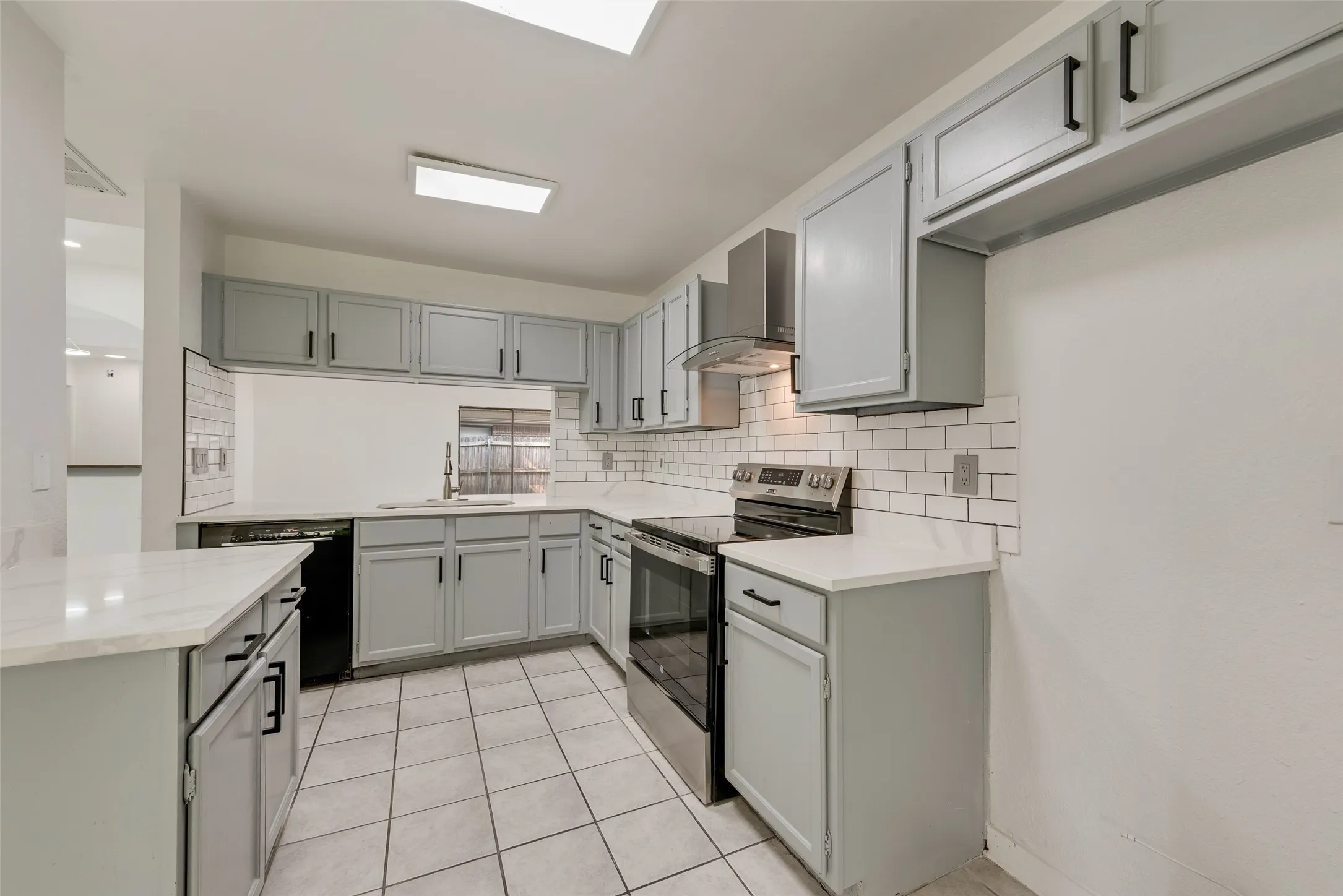 Single Family Residence For Sale in Dallas County , 4206 Ocean Reef, Mesquite, Texas 75150, 3 Bedrooms, 2 Bathrooms, 2 Garage spaces, 1,497 Sqft, built in 1983, Price $265,000, mls#21286198, Real Estate Agent in Mesquite, Homes For Sale in Dallas county, Homes For Sale in Mesquite, Realtor in Mesquite Texas, Real Estate Brokerage Independent Realty Texas, Luminita Cordes Realtor