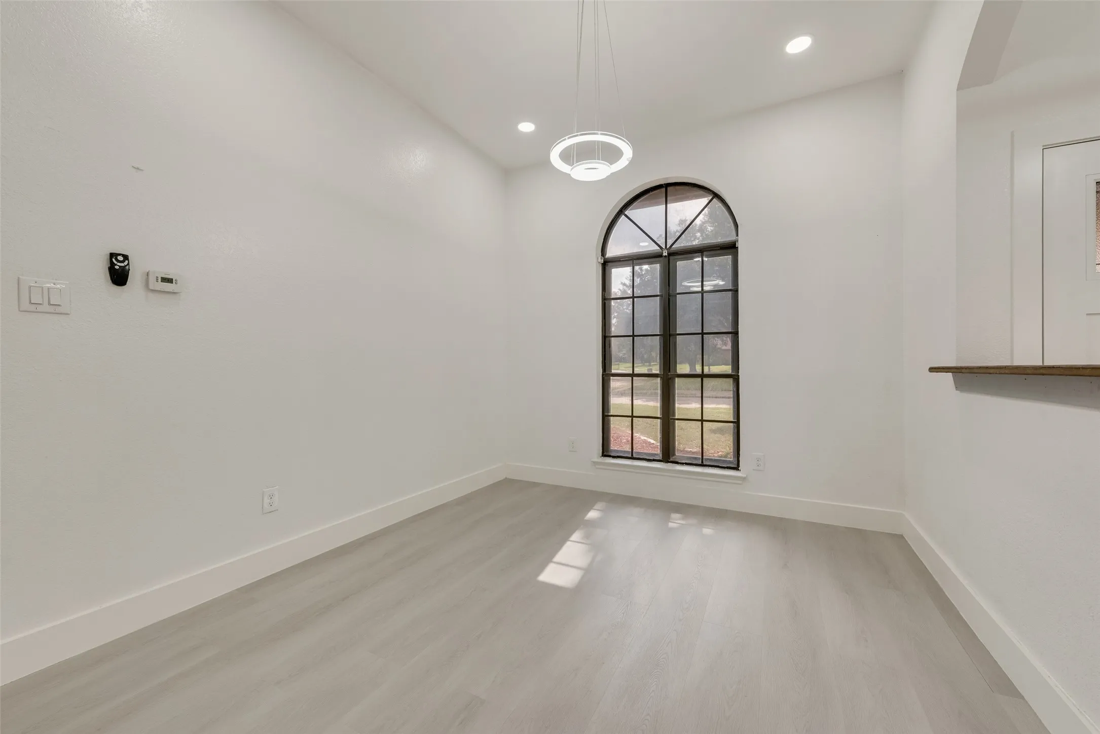 Single Family Residence For Sale in Dallas County , 4206 Ocean Reef, Mesquite, Texas 75150, 3 Bedrooms, 2 Bathrooms, 2 Garage spaces, 1,497 Sqft, built in 1983, Price $265,000, mls#21286198, Real Estate Agent in Mesquite, Homes For Sale in Dallas county, Homes For Sale in Mesquite, Realtor in Mesquite Texas, Real Estate Brokerage Independent Realty Texas, Luminita Cordes Realtor