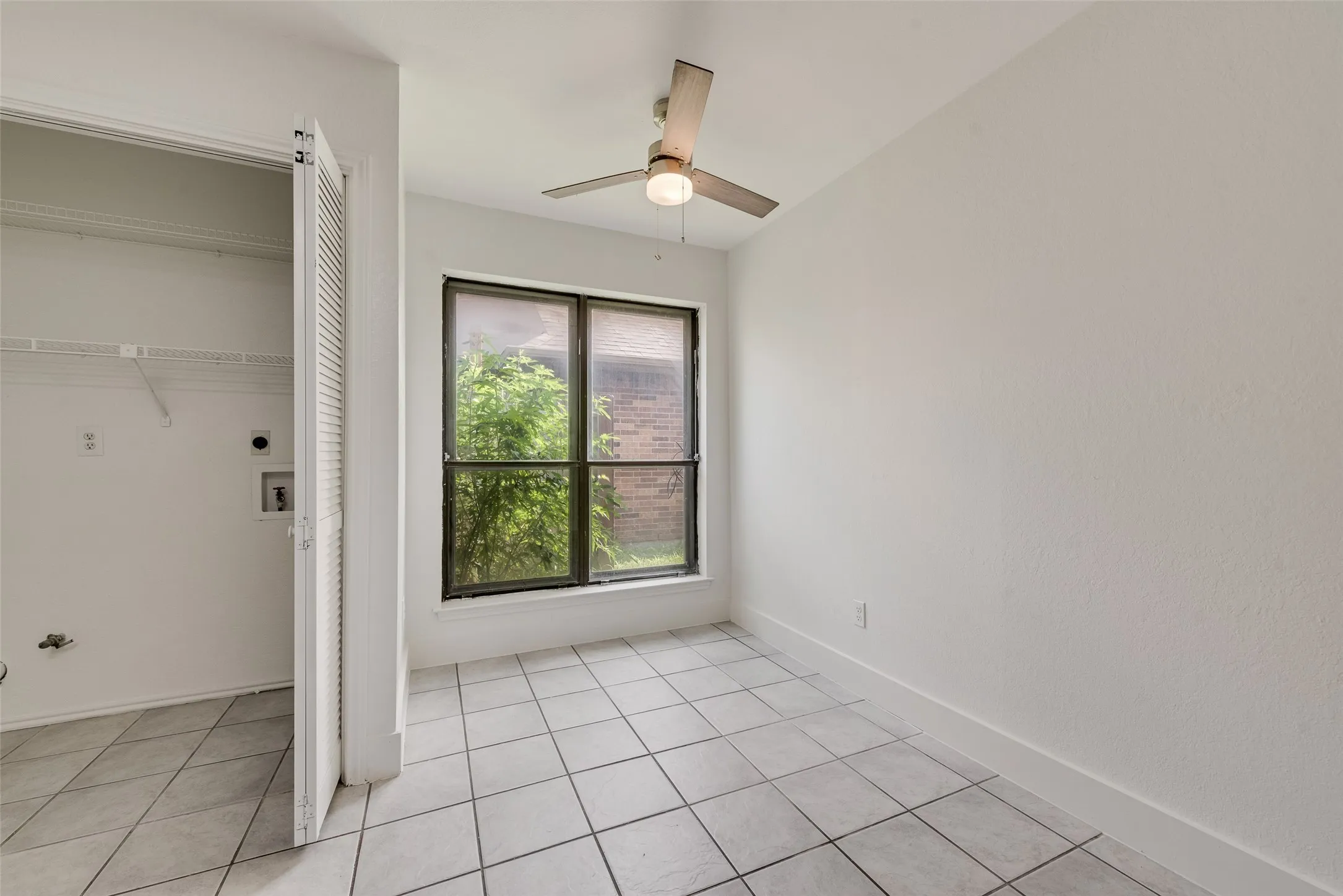 Single Family Residence For Sale in Dallas County , 4206 Ocean Reef, Mesquite, Texas 75150, 3 Bedrooms, 2 Bathrooms, 2 Garage spaces, 1,497 Sqft, built in 1983, Price $265,000, mls#21286198, Real Estate Agent in Mesquite, Homes For Sale in Dallas county, Homes For Sale in Mesquite, Realtor in Mesquite Texas, Real Estate Brokerage Independent Realty Texas, Luminita Cordes Realtor