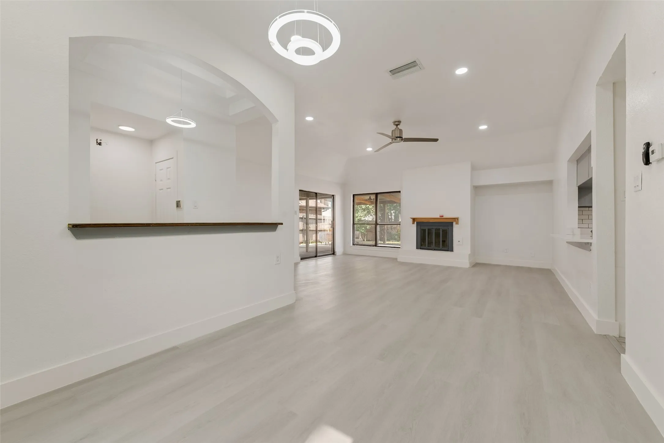 Single Family Residence For Sale in Dallas County , 4206 Ocean Reef, Mesquite, Texas 75150, 3 Bedrooms, 2 Bathrooms, 2 Garage spaces, 1,497 Sqft, built in 1983, Price $265,000, mls#21286198, Real Estate Agent in Mesquite, Homes For Sale in Dallas county, Homes For Sale in Mesquite, Realtor in Mesquite Texas, Real Estate Brokerage Independent Realty Texas, Luminita Cordes Realtor