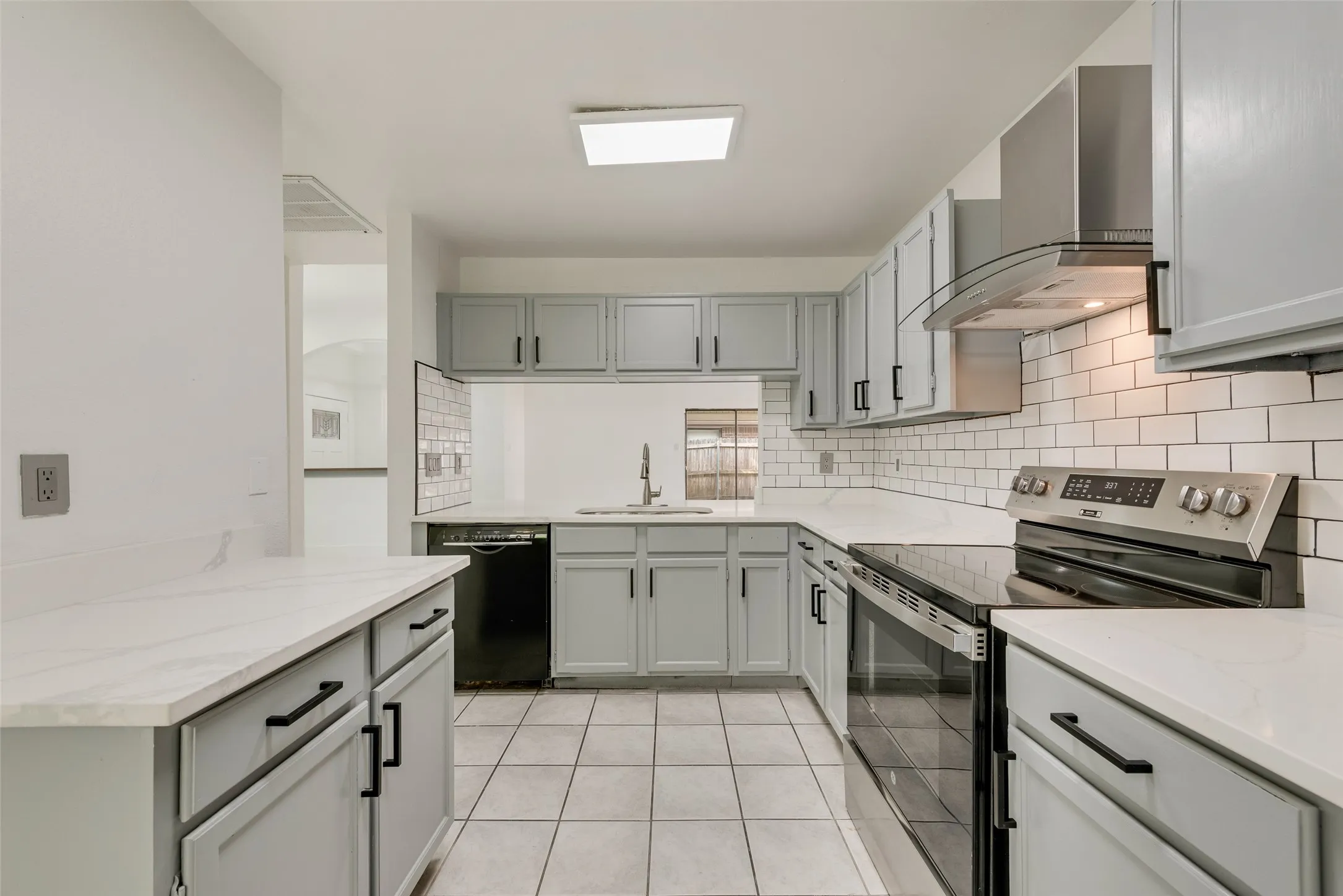 Single Family Residence For Sale in Dallas County , 4206 Ocean Reef, Mesquite, Texas 75150, 3 Bedrooms, 2 Bathrooms, 2 Garage spaces, 1,497 Sqft, built in 1983, Price $265,000, mls#21286198, Real Estate Agent in Mesquite, Homes For Sale in Dallas county, Homes For Sale in Mesquite, Realtor in Mesquite Texas, Real Estate Brokerage Independent Realty Texas, Luminita Cordes Realtor