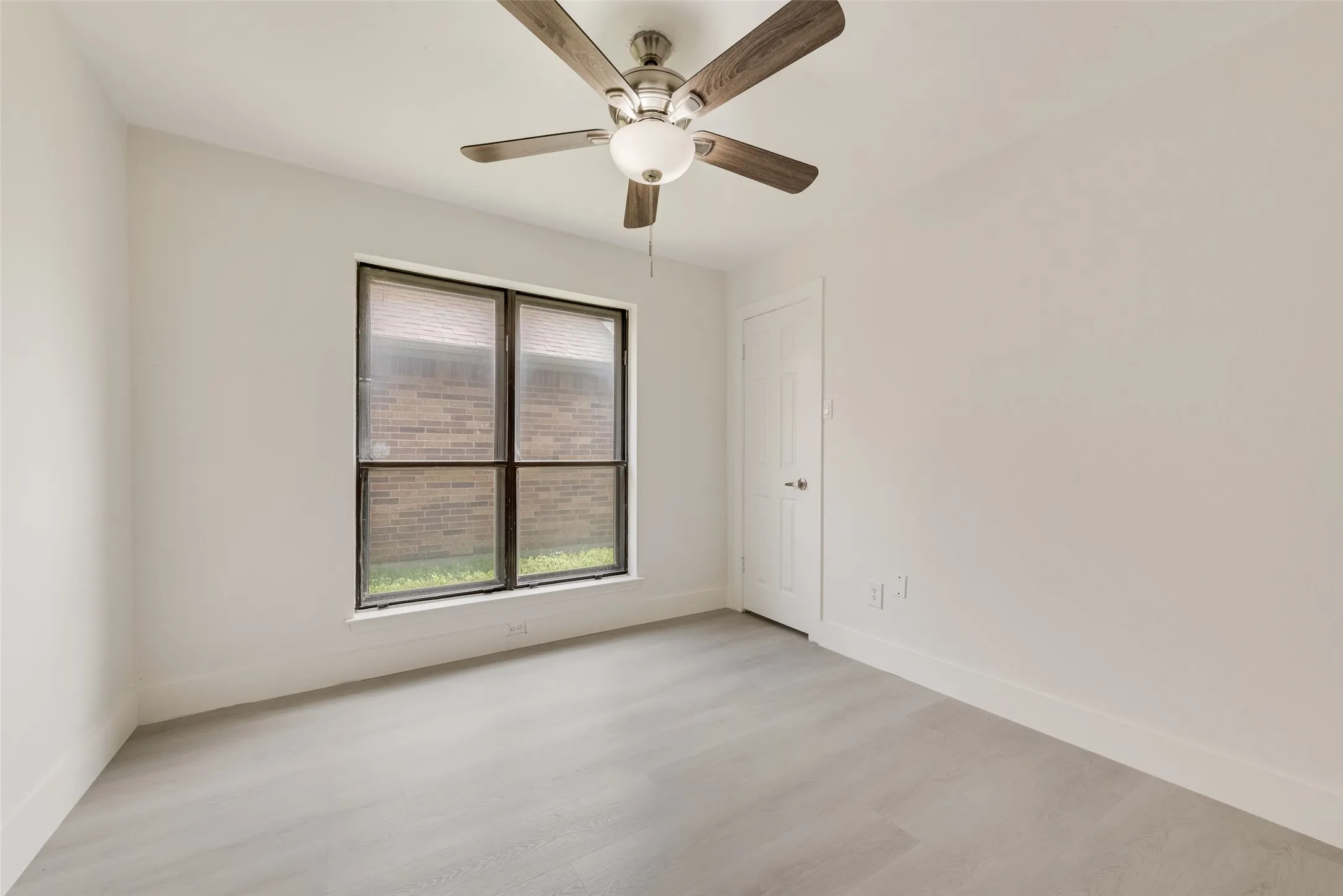 Single Family Residence For Sale in Dallas County , 4206 Ocean Reef, Mesquite, Texas 75150, 3 Bedrooms, 2 Bathrooms, 2 Garage spaces, 1,497 Sqft, built in 1983, Price $265,000, mls#21286198, Real Estate Agent in Mesquite, Homes For Sale in Dallas county, Homes For Sale in Mesquite, Realtor in Mesquite Texas, Real Estate Brokerage Independent Realty Texas, Luminita Cordes Realtor