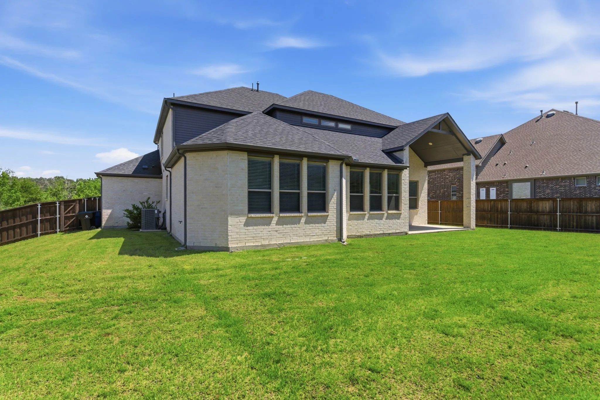 Large Sideyard