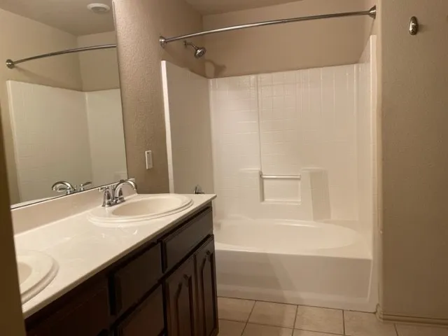 Single Family Residence For Rent in Tarrant County , 2613 Bretton Wood Drive, Fort Worth, Texas 76244, 3 Bedroom, 3 Bathroom, 2 Garage spaces, 1,825 Sqft, built in 2009, mls#21281441, Real Estate Agent in Fort Worth, Homes For Rent in Tarrant county, Homes For Rent in Fort Worth, Realtor in Fort Worth Texas, Real Estate Brokerage Independent Realty Texas, Luminita Cordes Realtor
