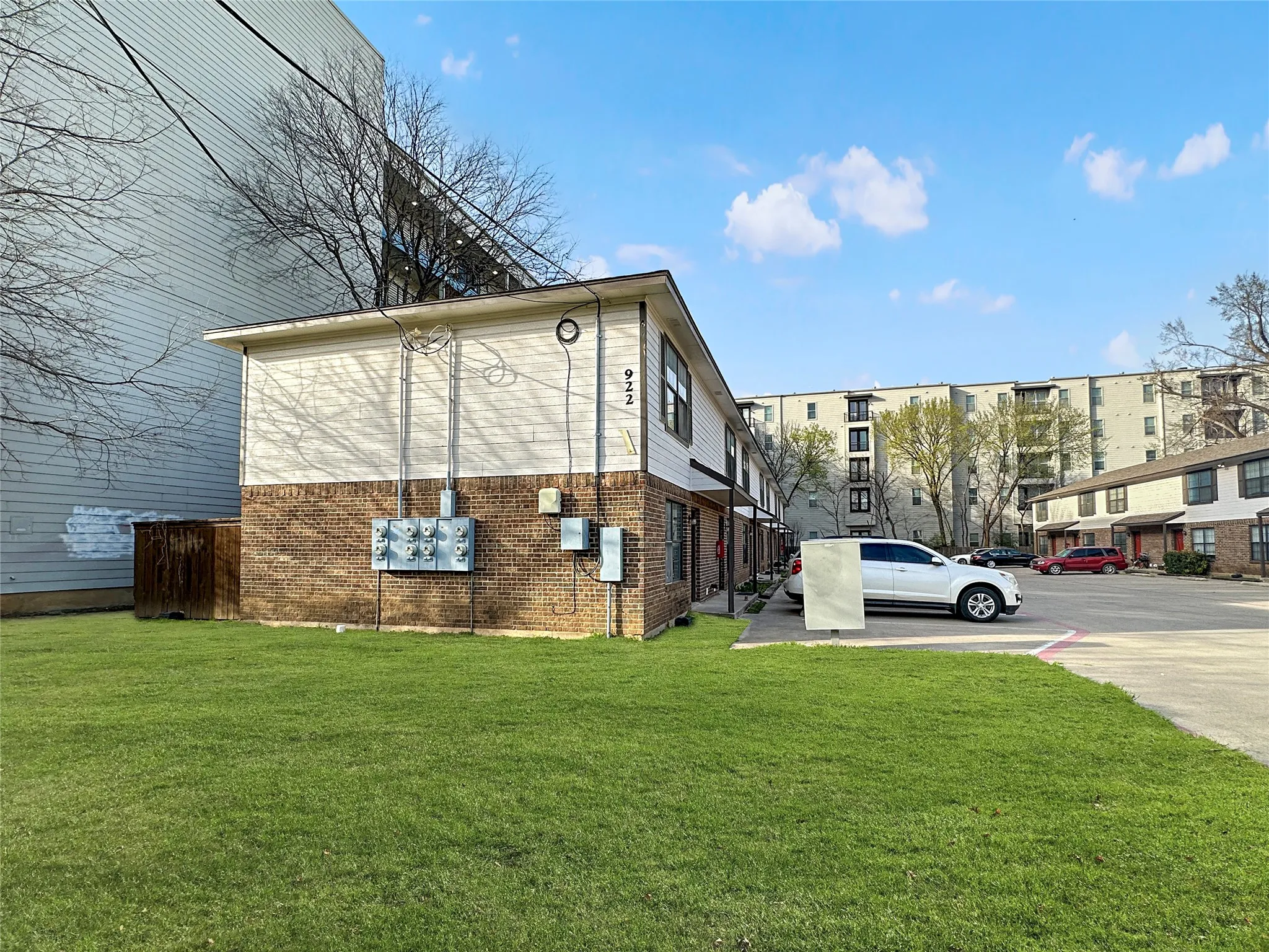 Condominium For Sale in Denton County , 922 Fannin Street 109, Denton, Texas 76201, 2 Bedroom, 2 Bathroom, Garage spaces, 1,000 Sqft, built in 1983, mls#21283942, Real Estate Agent in Denton, Homes For Sale in Denton county, Homes For Sale in Denton, Realtor in Denton Texas, Real Estate Brokerage Independent Realty Texas, Luminita Cordes Realtor