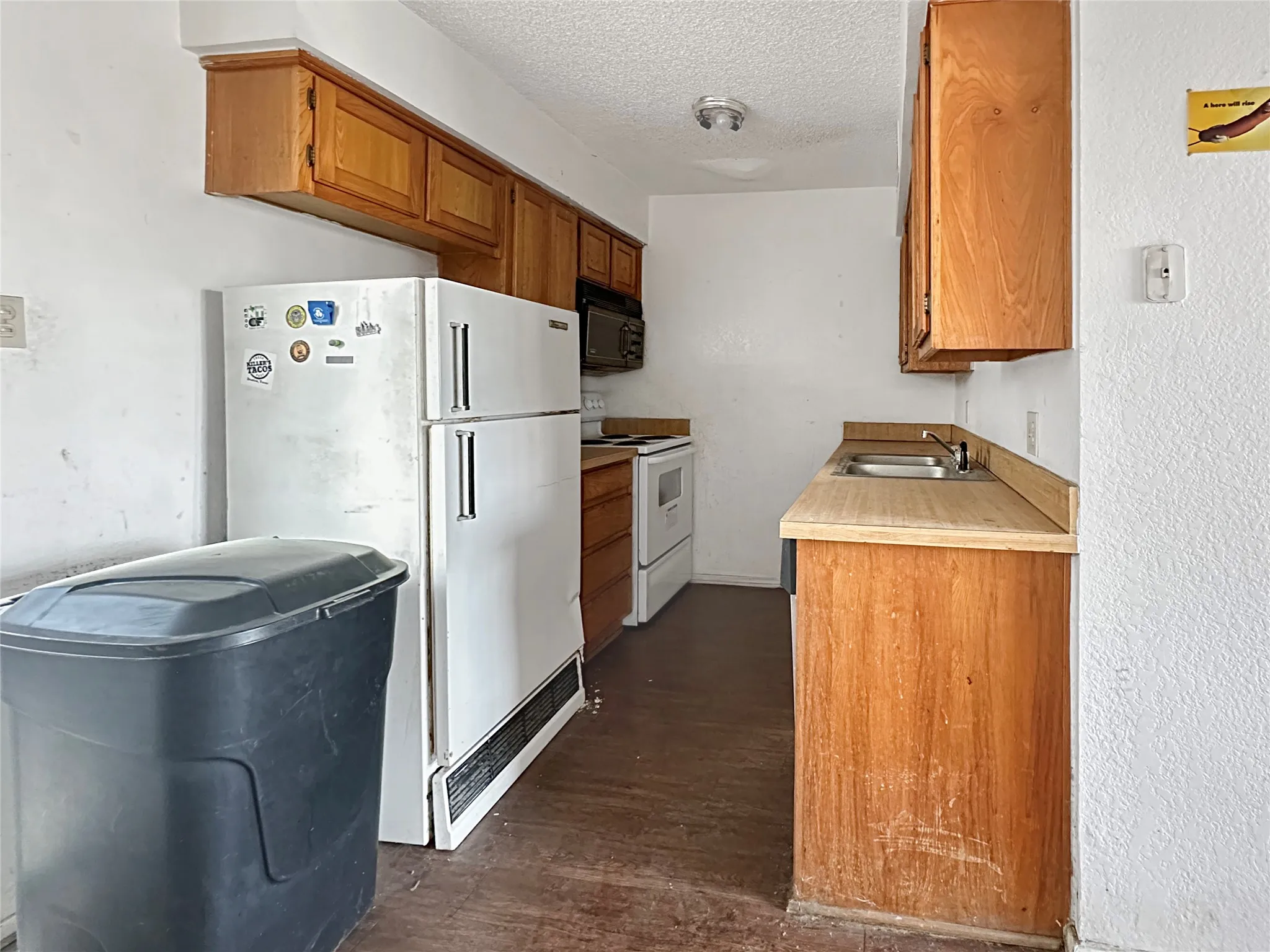 Condominium For Sale in Denton County , 922 Fannin Street 109, Denton, Texas 76201, 2 Bedroom, 2 Bathroom, Garage spaces, 1,000 Sqft, built in 1983, mls#21283942, Real Estate Agent in Denton, Homes For Sale in Denton county, Homes For Sale in Denton, Realtor in Denton Texas, Real Estate Brokerage Independent Realty Texas, Luminita Cordes Realtor