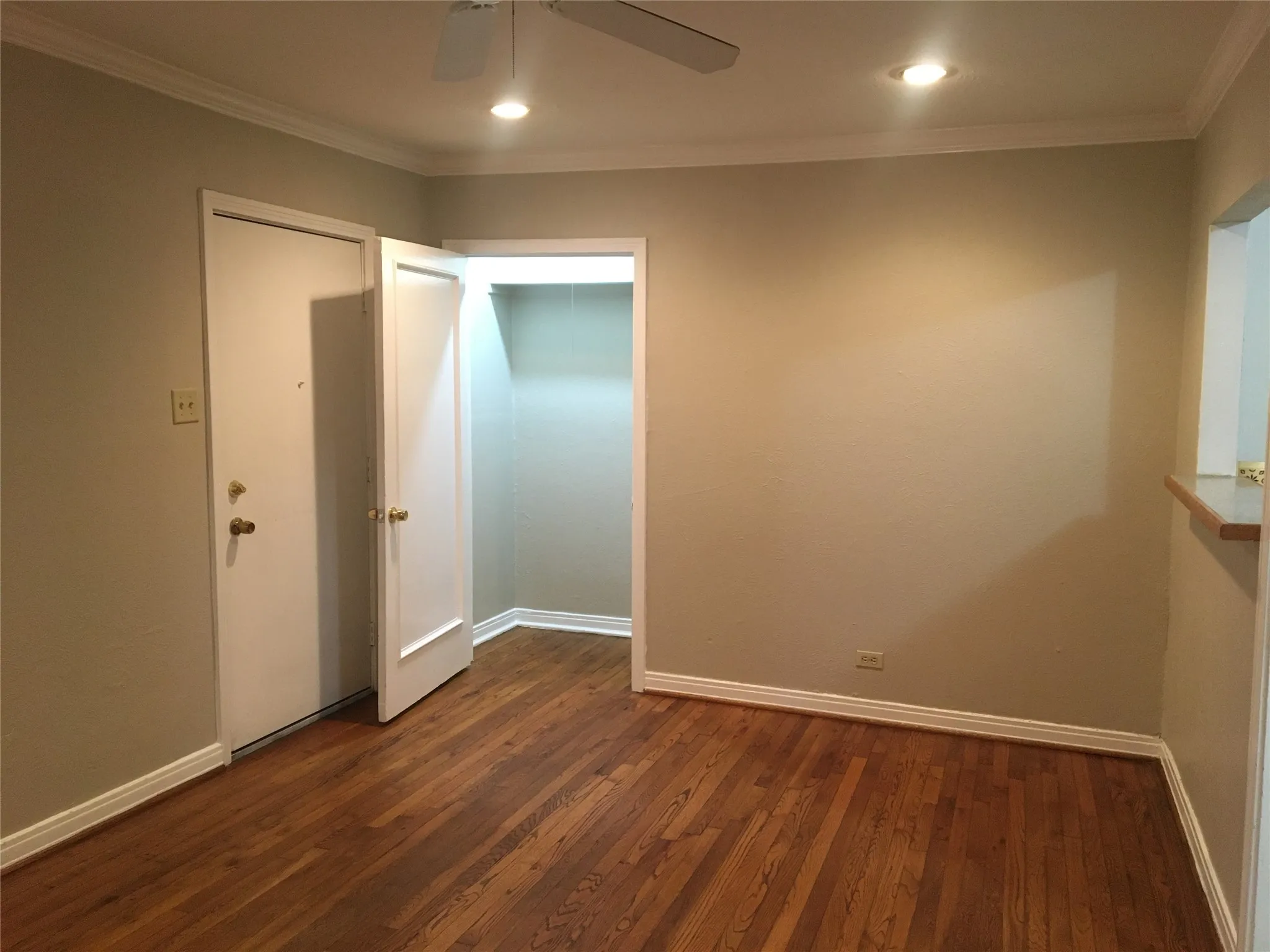 Duplex For Rent in Dallas County , 5104 N Hall Street, Dallas, Texas 75235, 2 Bedroom, 1 Bathroom, 1 Garage spaces, 1,010 Sqft, built in 1939, mls#21285971, Real Estate Agent in Dallas, Homes For Rent in Dallas county, Homes For Rent in Dallas, Realtor in Dallas Texas, Real Estate Brokerage Independent Realty Texas, Luminita Cordes Realtor