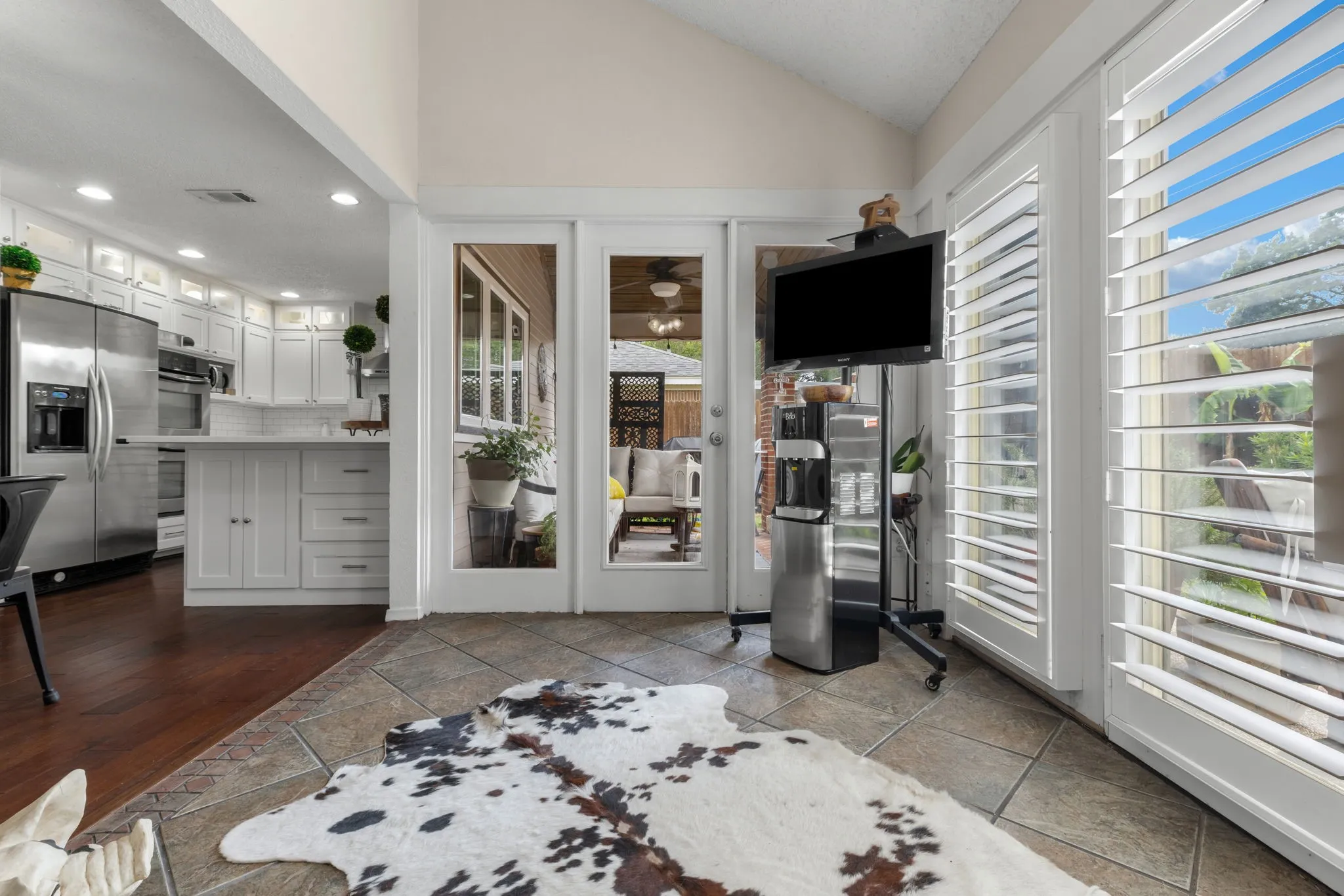 Single Family Residence For Sale in Dallas County , 1317 Elk Grove Drive, Richardson, Texas 75081, 4 Bedroom, 3 Bathroom, 2 Garage spaces, 2,872 Sqft, built in 1983, mls#21285922, Real Estate Agent in Richardson, Homes For Sale in Dallas county, Homes For Sale in Richardson, Realtor in Richardson Texas, Real Estate Brokerage Independent Realty Texas, Luminita Cordes Realtor