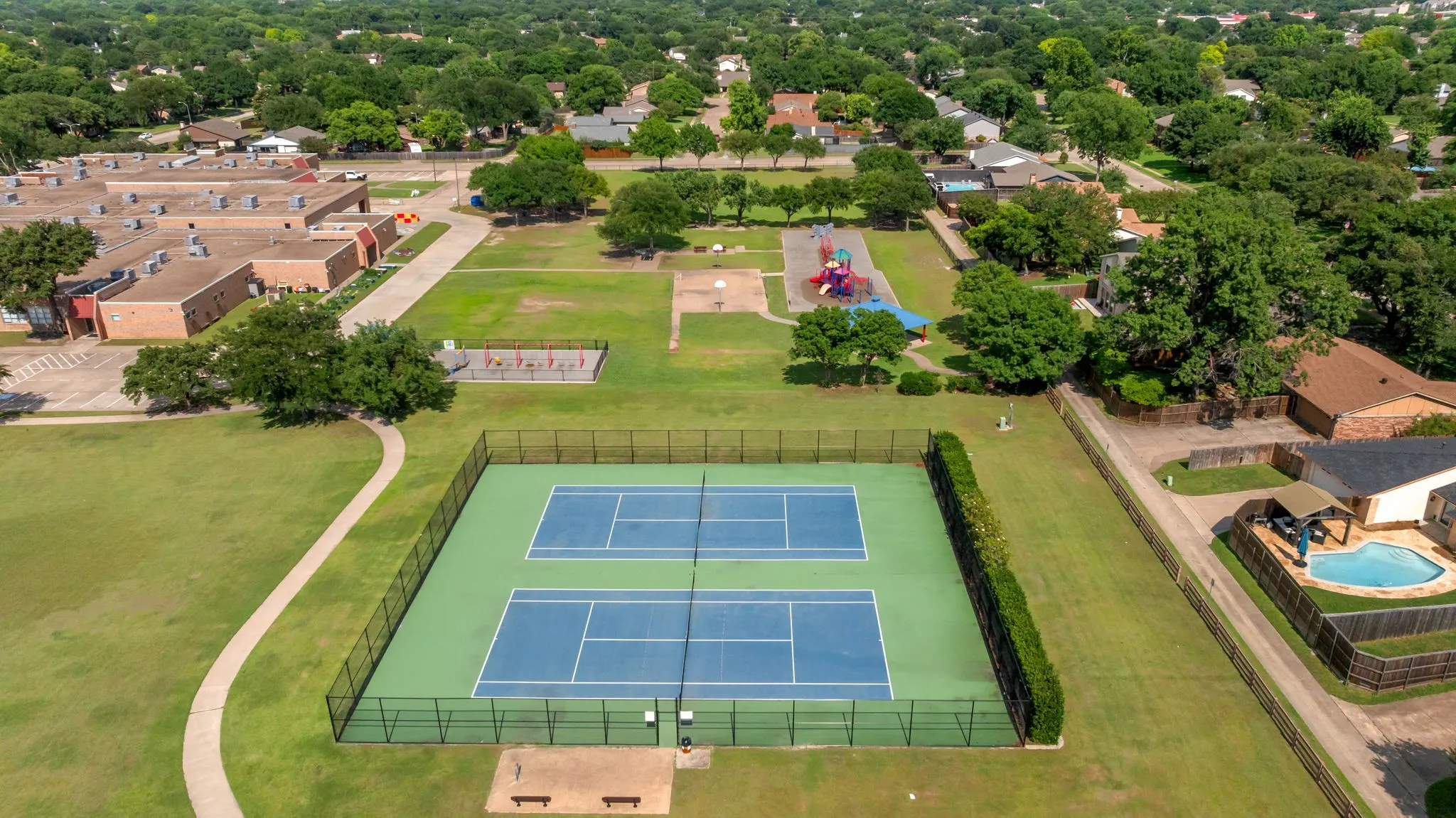 Single Family Residence For Sale in Dallas County , 1317 Elk Grove Drive, Richardson, Texas 75081, 4 Bedroom, 3 Bathroom, 2 Garage spaces, 2,872 Sqft, built in 1983, mls#21285922, Real Estate Agent in Richardson, Homes For Sale in Dallas county, Homes For Sale in Richardson, Realtor in Richardson Texas, Real Estate Brokerage Independent Realty Texas, Luminita Cordes Realtor
