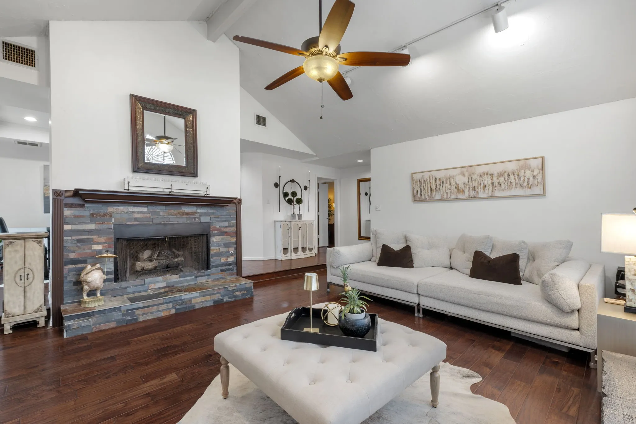Single Family Residence For Sale in Dallas County , 1317 Elk Grove Drive, Richardson, Texas 75081, 4 Bedroom, 3 Bathroom, 2 Garage spaces, 2,872 Sqft, built in 1983, mls#21285922, Real Estate Agent in Richardson, Homes For Sale in Dallas county, Homes For Sale in Richardson, Realtor in Richardson Texas, Real Estate Brokerage Independent Realty Texas, Luminita Cordes Realtor