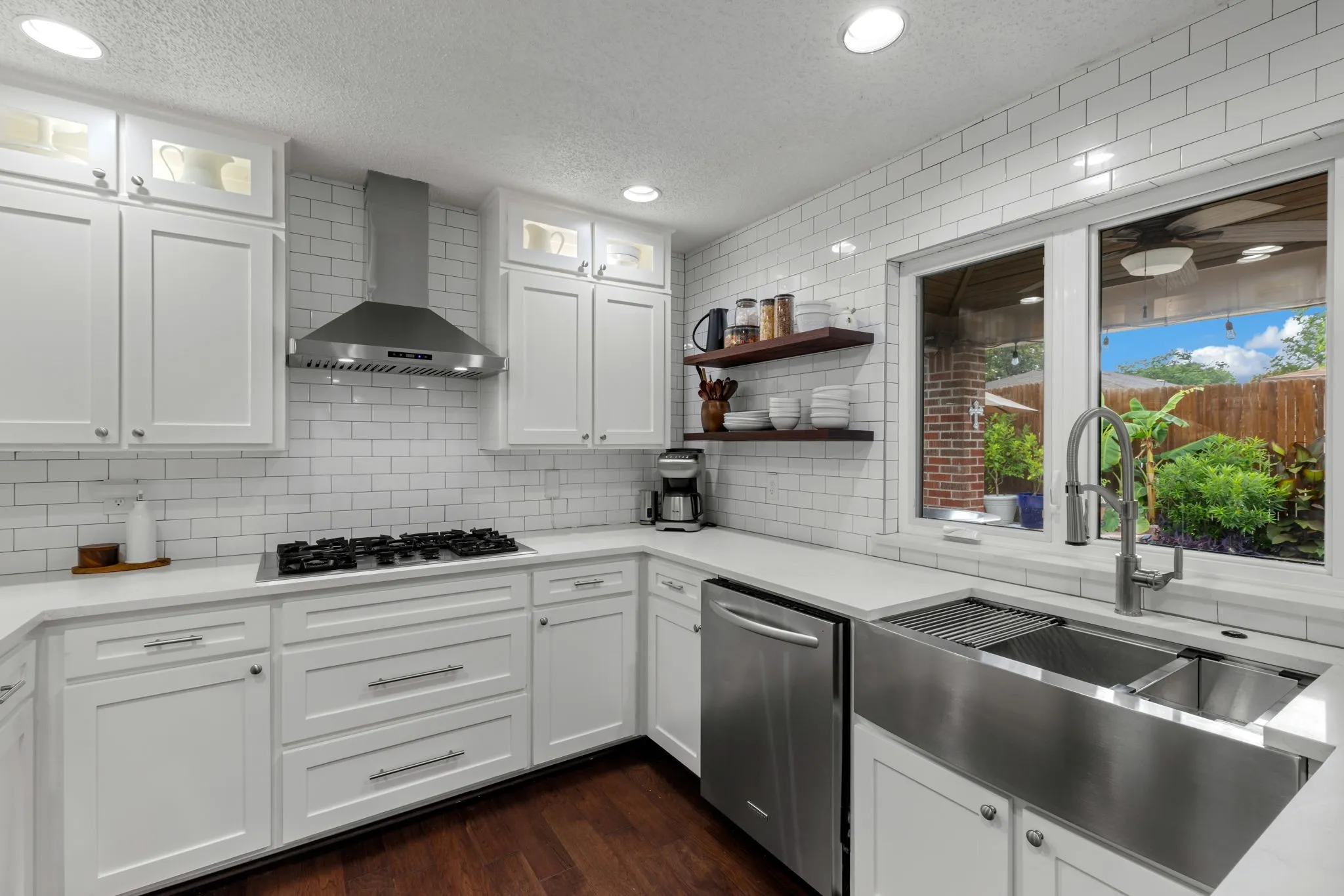 Single Family Residence For Sale in Dallas County , 1317 Elk Grove Drive, Richardson, Texas 75081, 4 Bedroom, 3 Bathroom, 2 Garage spaces, 2,872 Sqft, built in 1983, mls#21285922, Real Estate Agent in Richardson, Homes For Sale in Dallas county, Homes For Sale in Richardson, Realtor in Richardson Texas, Real Estate Brokerage Independent Realty Texas, Luminita Cordes Realtor